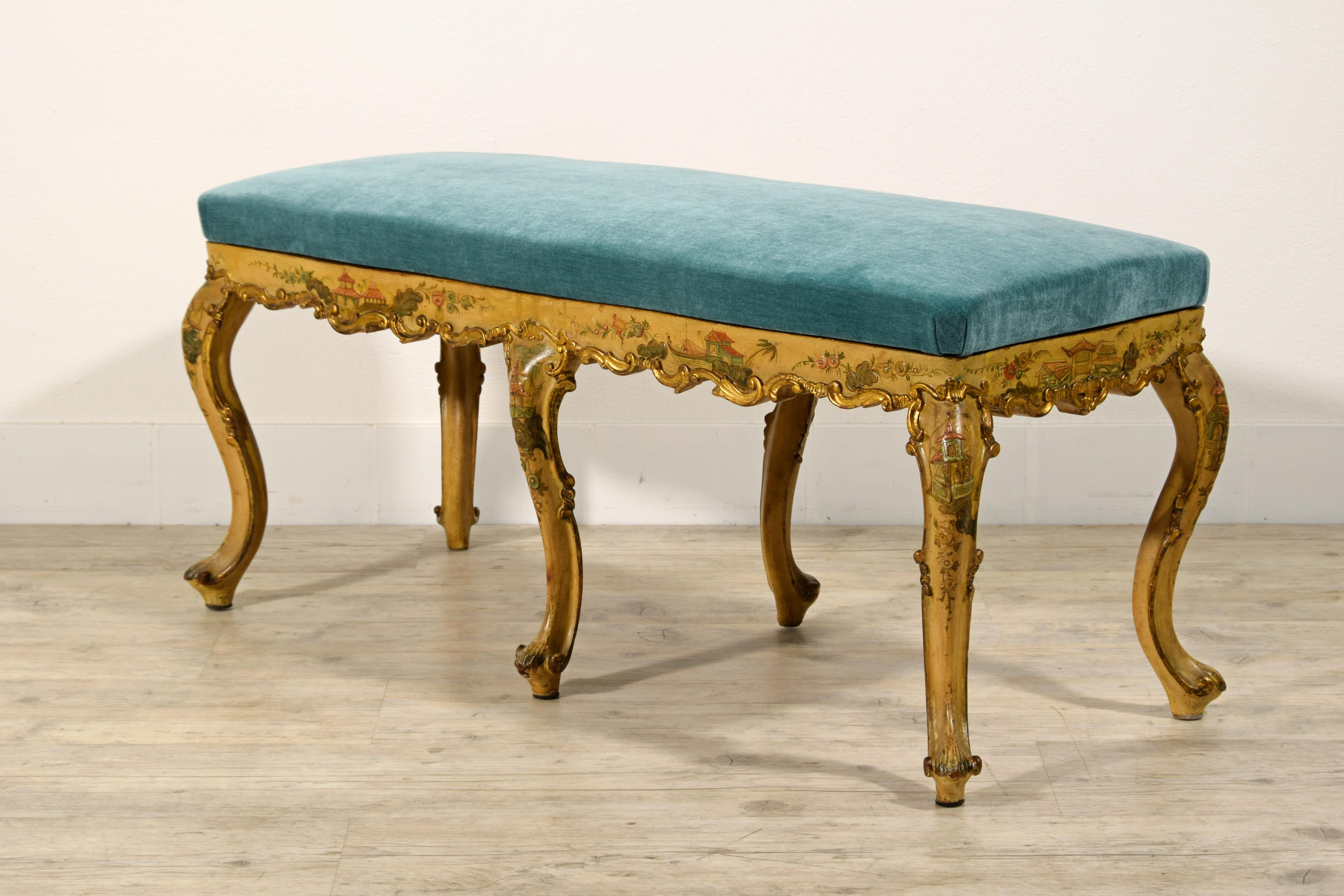 20th Century, Venetian Baroque Stile Carved and Laquered Giltwood Bench For Sale 2
