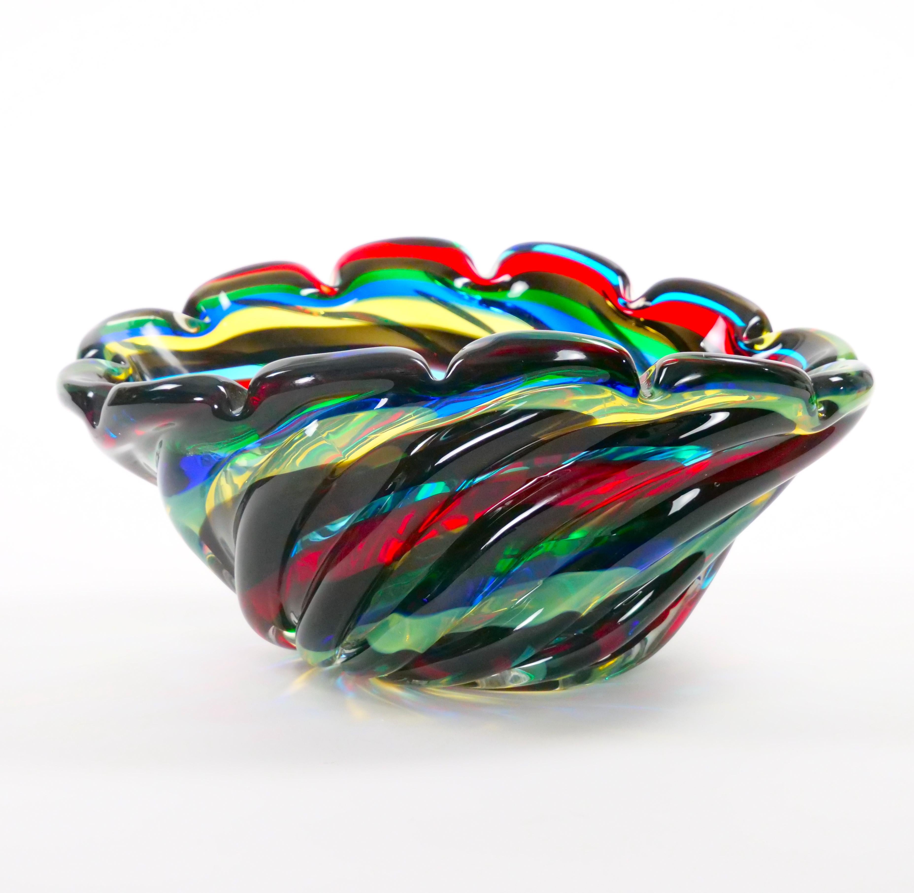 20th Century Venetian Multicolored Glass Decorative Centerpiece Bowl For Sale 5