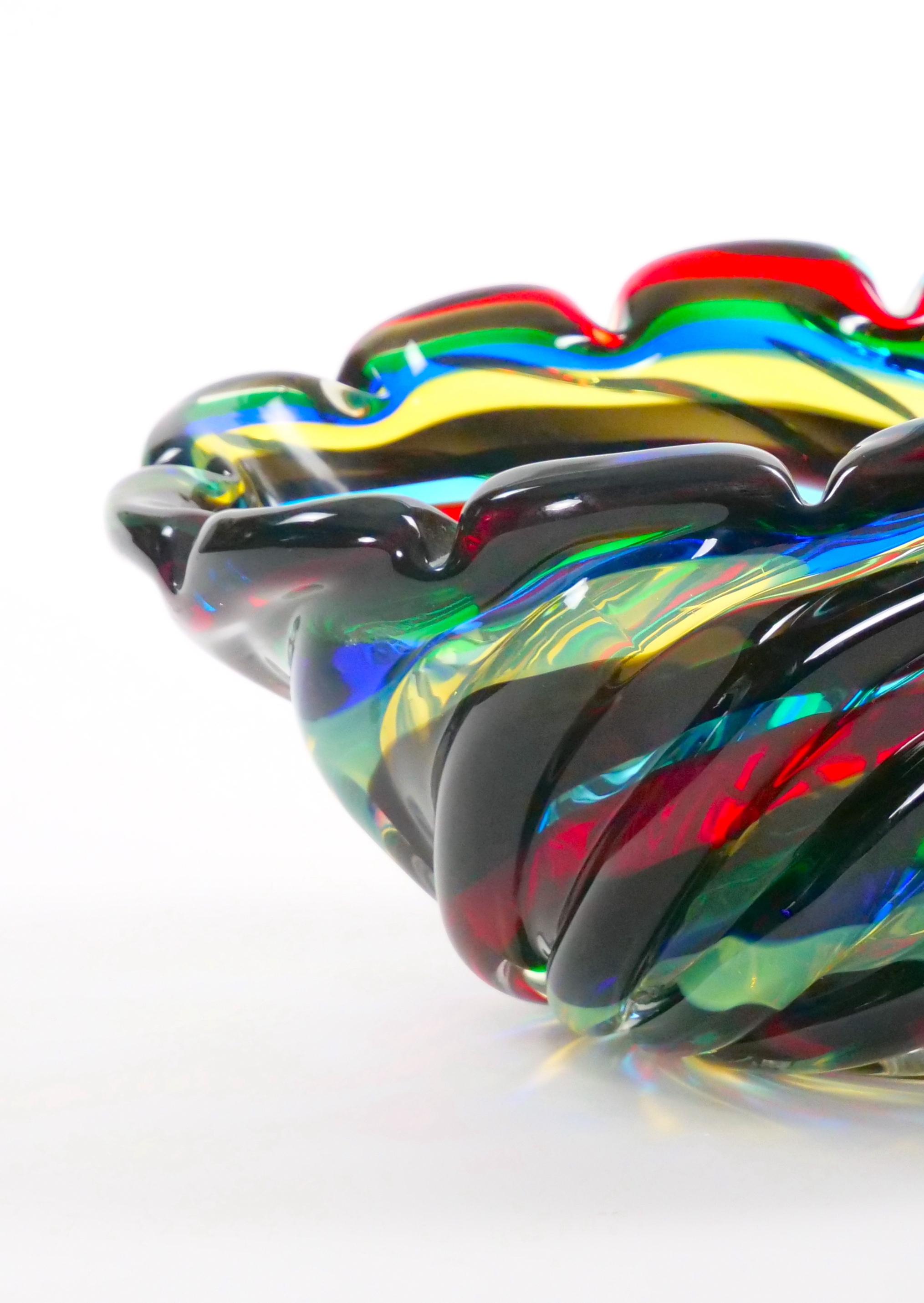 20th Century Venetian Multicolored Glass Decorative Centerpiece Bowl For Sale 2