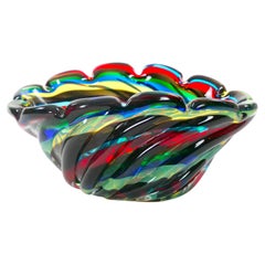 Cuenco decorativo de cristal multicolor veneciano del siglo XX