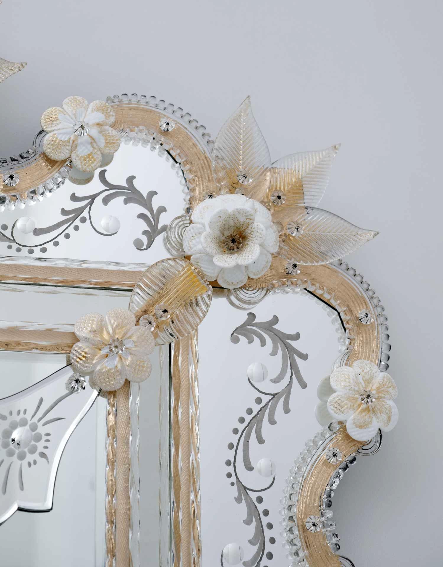 20th Century Venetian Murano Glass Gold Flowers Mirror For Sale 2