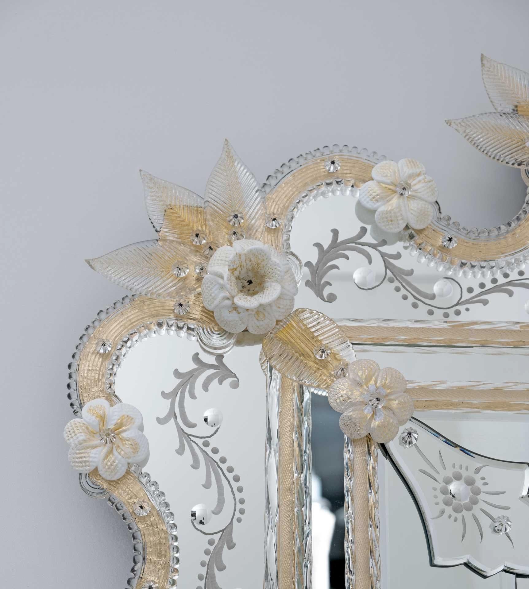 20th Century Venetian Murano Glass Gold Flowers Mirror For Sale 3