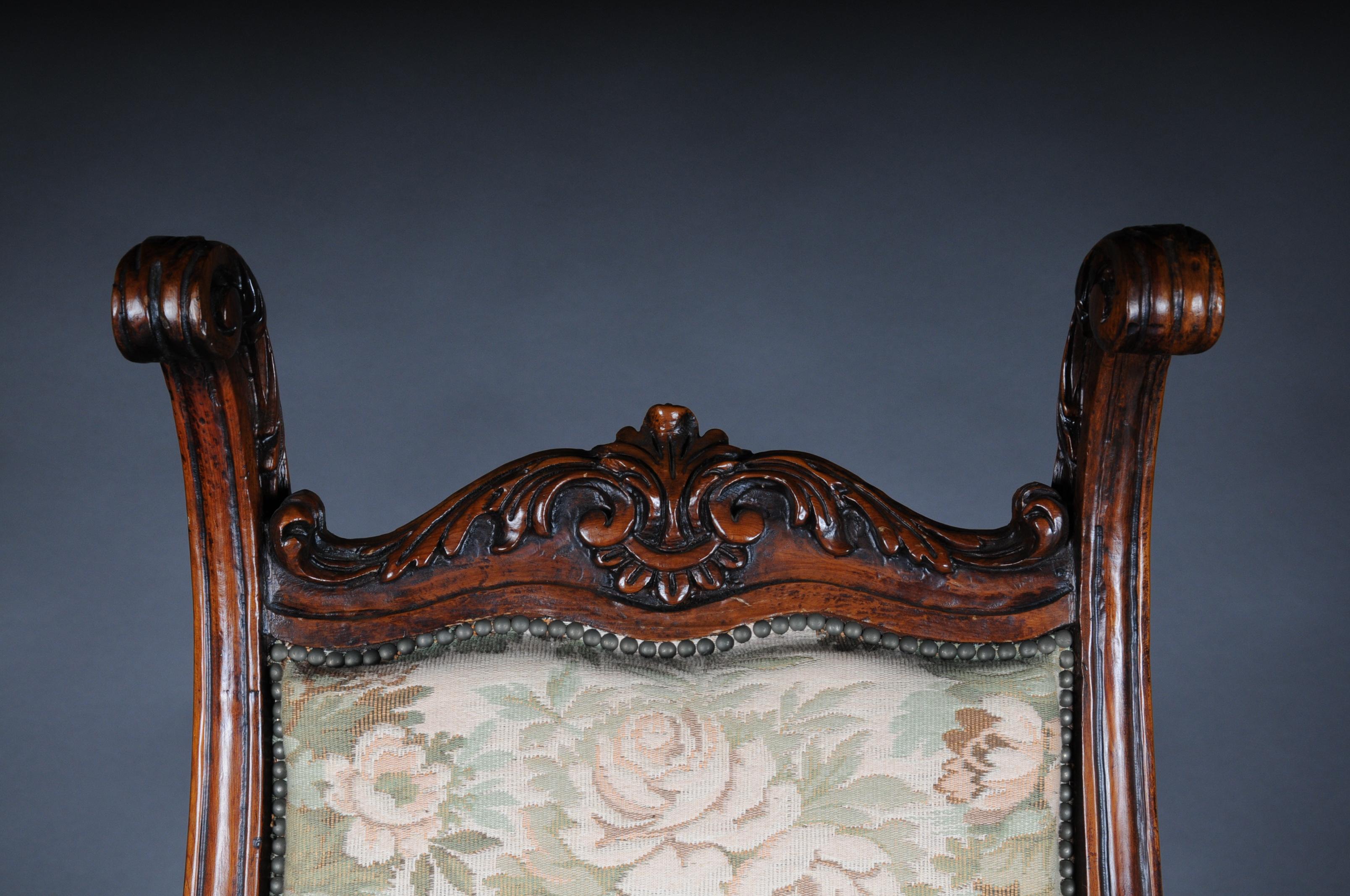 20th Century Venetian Rococo Throne Armchair / Chair Walnut For Sale 7