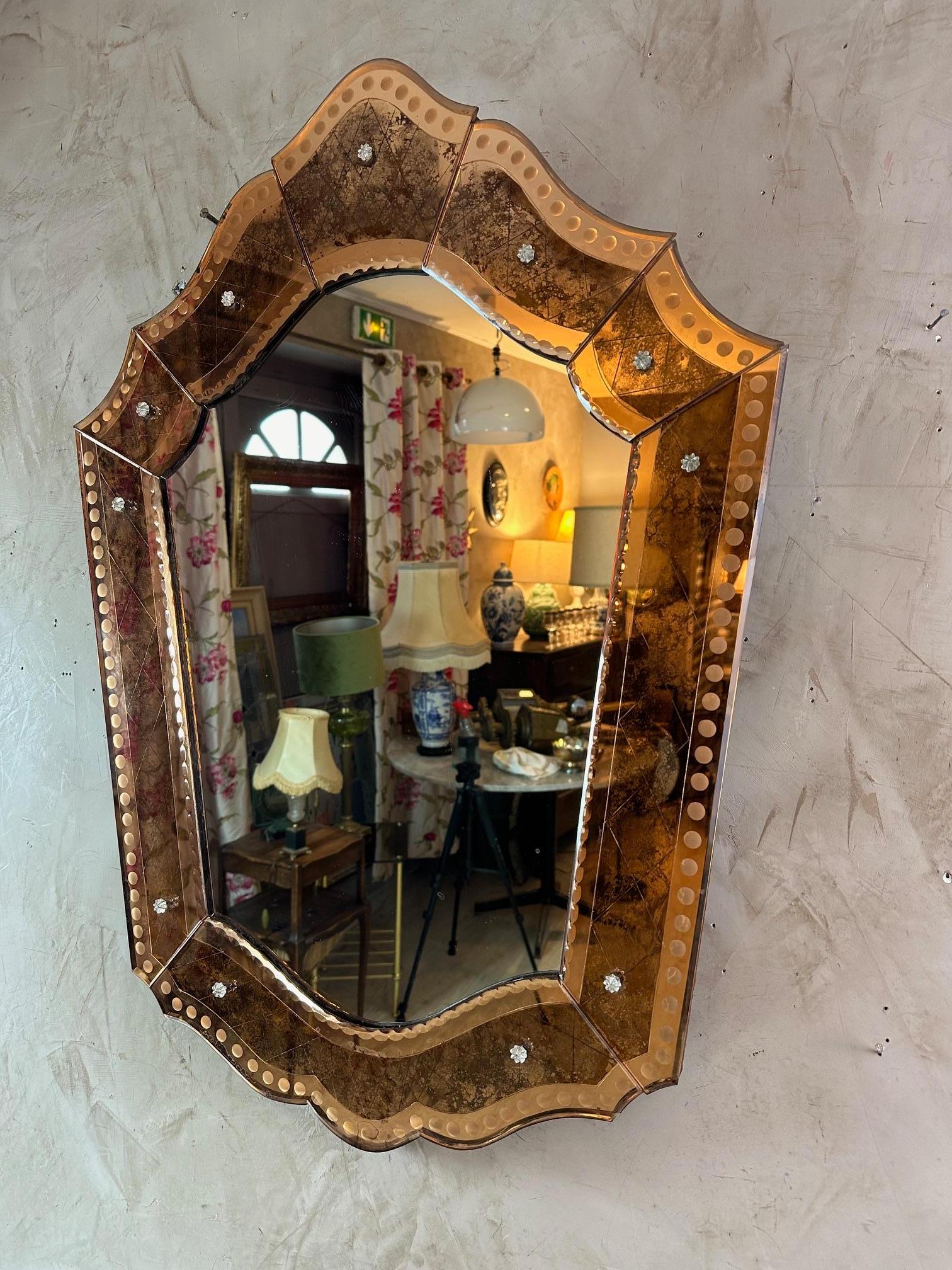 italien Miroir en verre vénitien du 20e siècle à garniture de pêche, années 1950 en vente