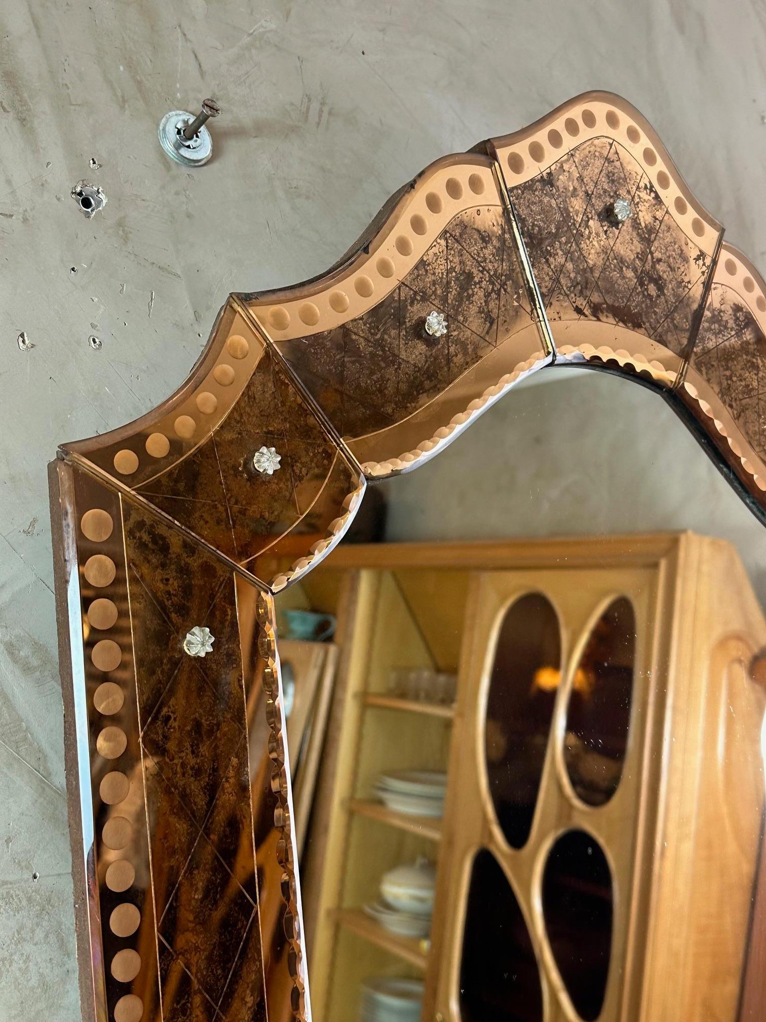 Miroir en verre vénitien du 20e siècle à garniture de pêche, années 1950 en vente 3