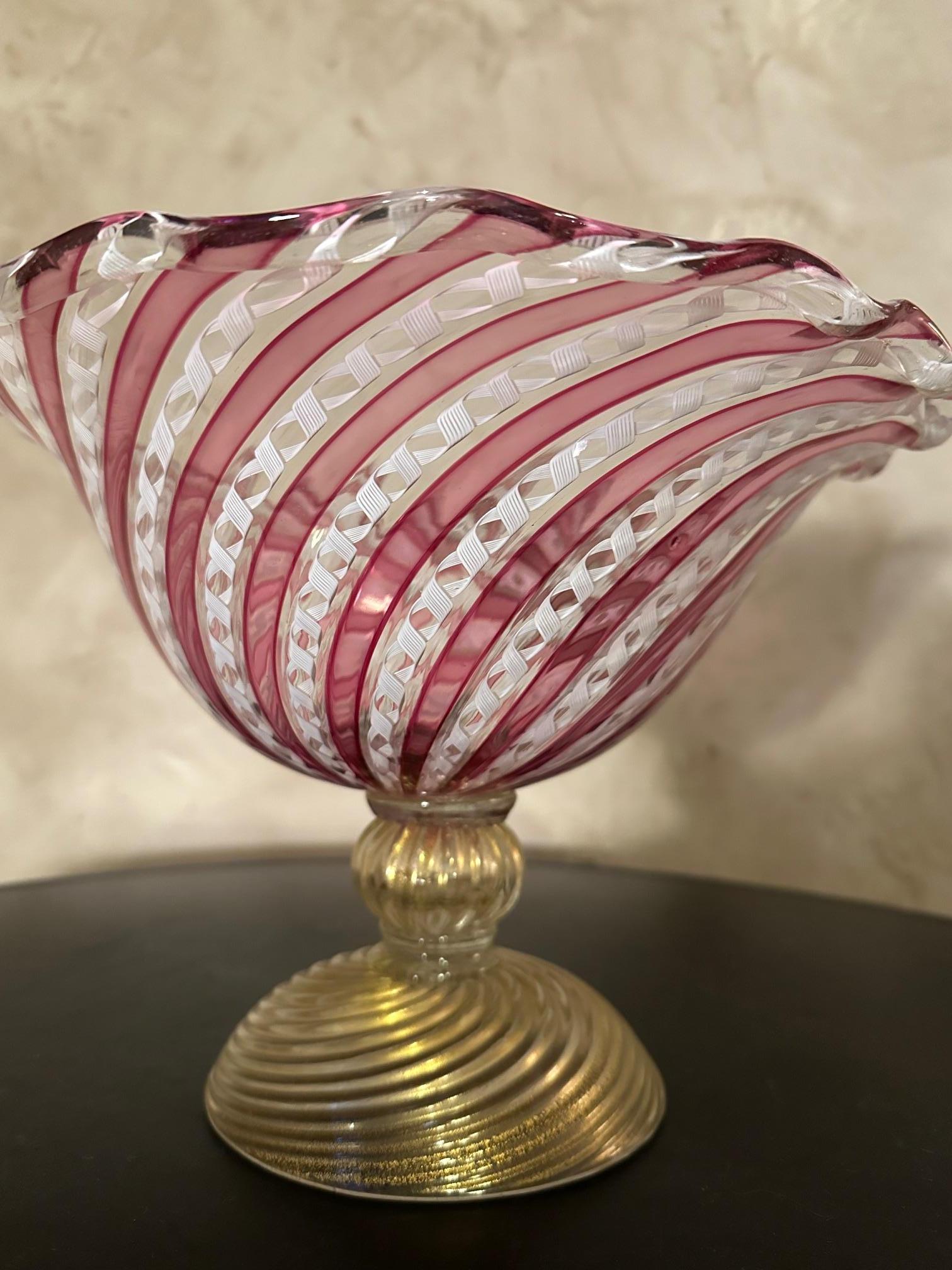 20th century Venitian Murano Glass Bowl, 1950s In Good Condition For Sale In LEGNY, FR