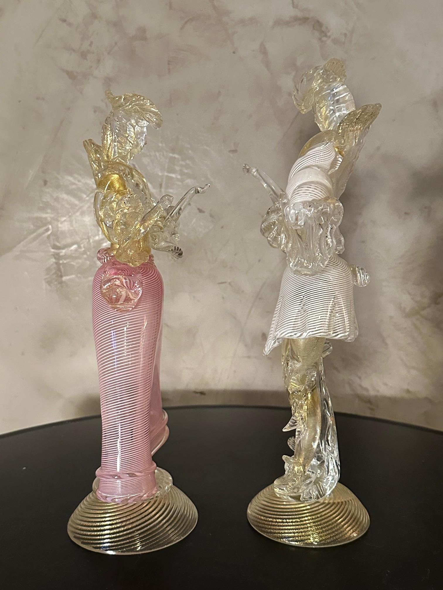 Paire de personnages vénitiens en verre de Murano du 20e siècle, années 1950 en vente 3