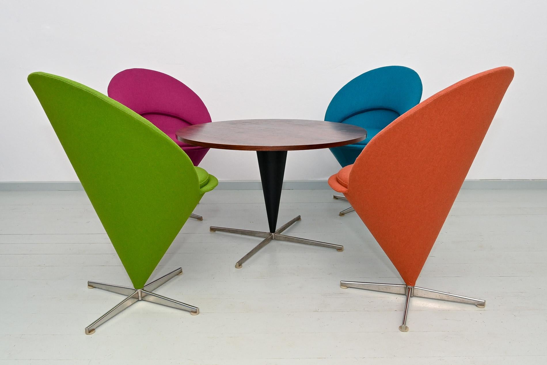 20th Century Verner Panton Seating Group Four Cone Chairs And Table 4