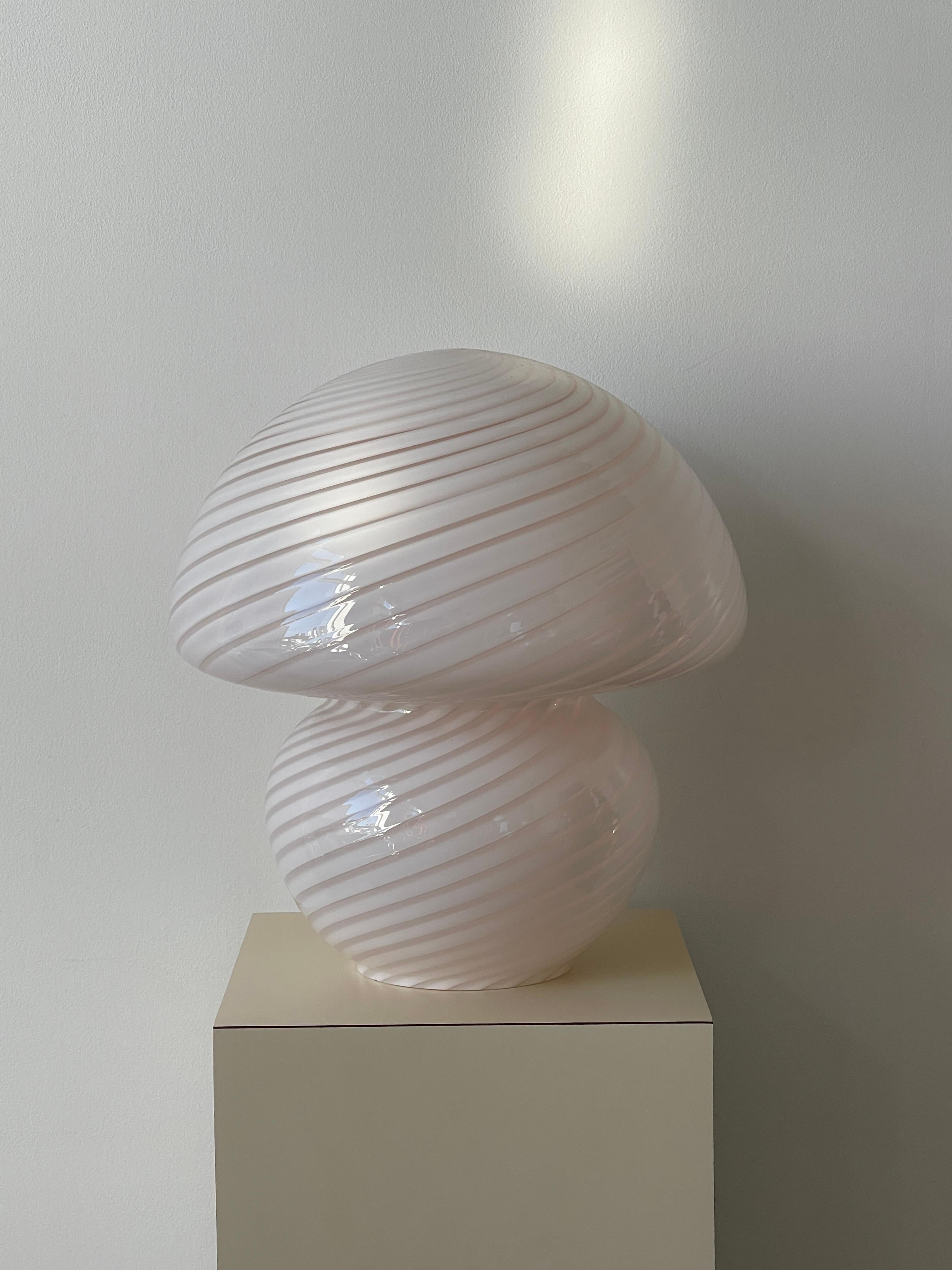 Hand-Crafted 20th Century Vetri Murano Pink Mushroom Lamp
