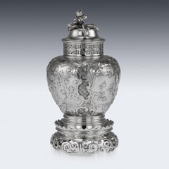 caddy à thé chinoiserie en argent massif du 20e siècle:: Londres:: vers 1900