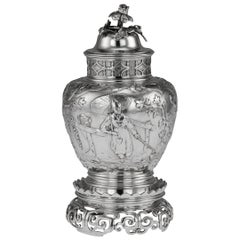 caddy à thé chinoiserie en argent massif du 20e siècle:: Londres:: vers 1900