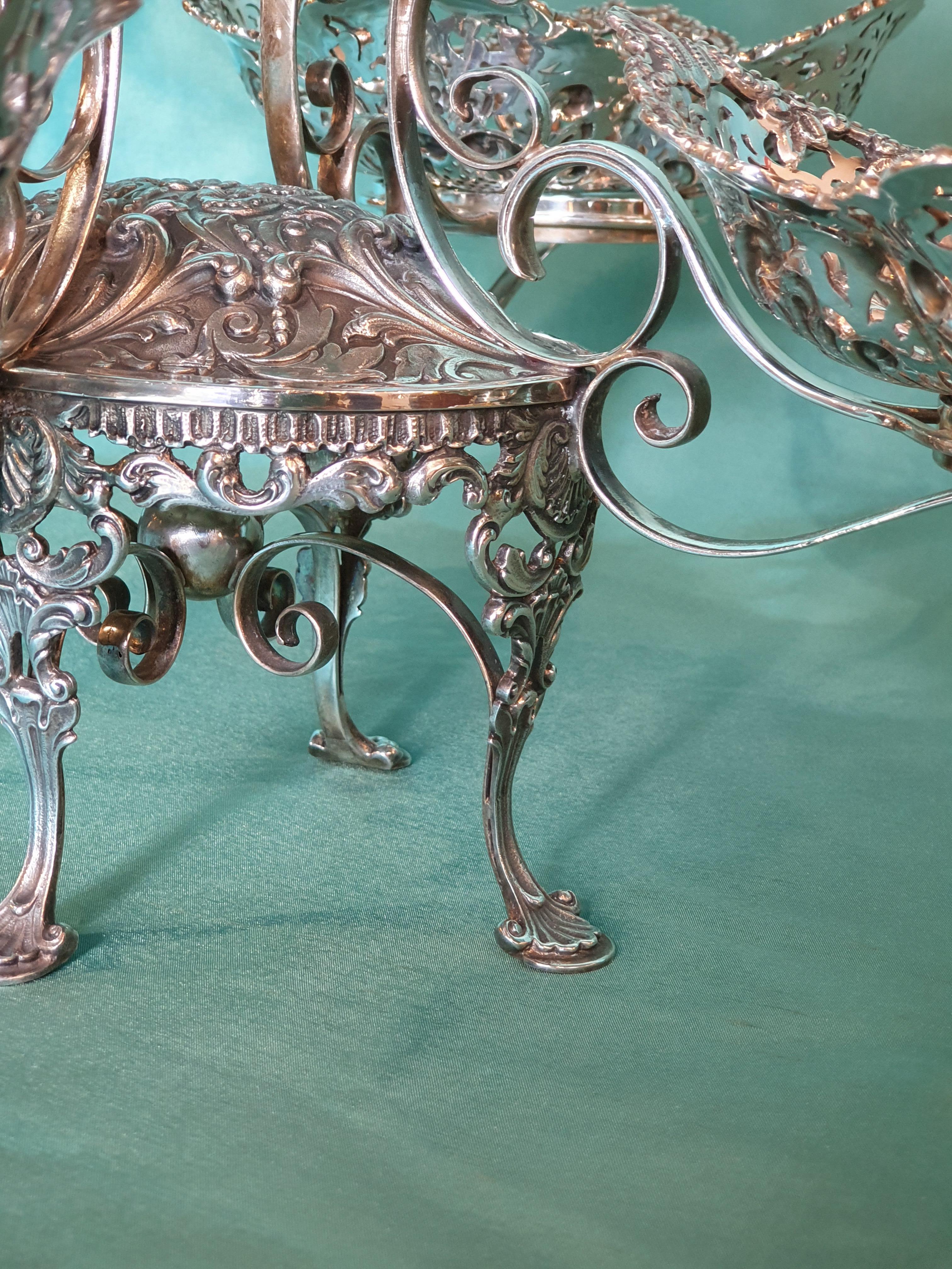 Epergne de plata de ley de estilo victoriano del siglo XX, Italia, 1998 en venta 5