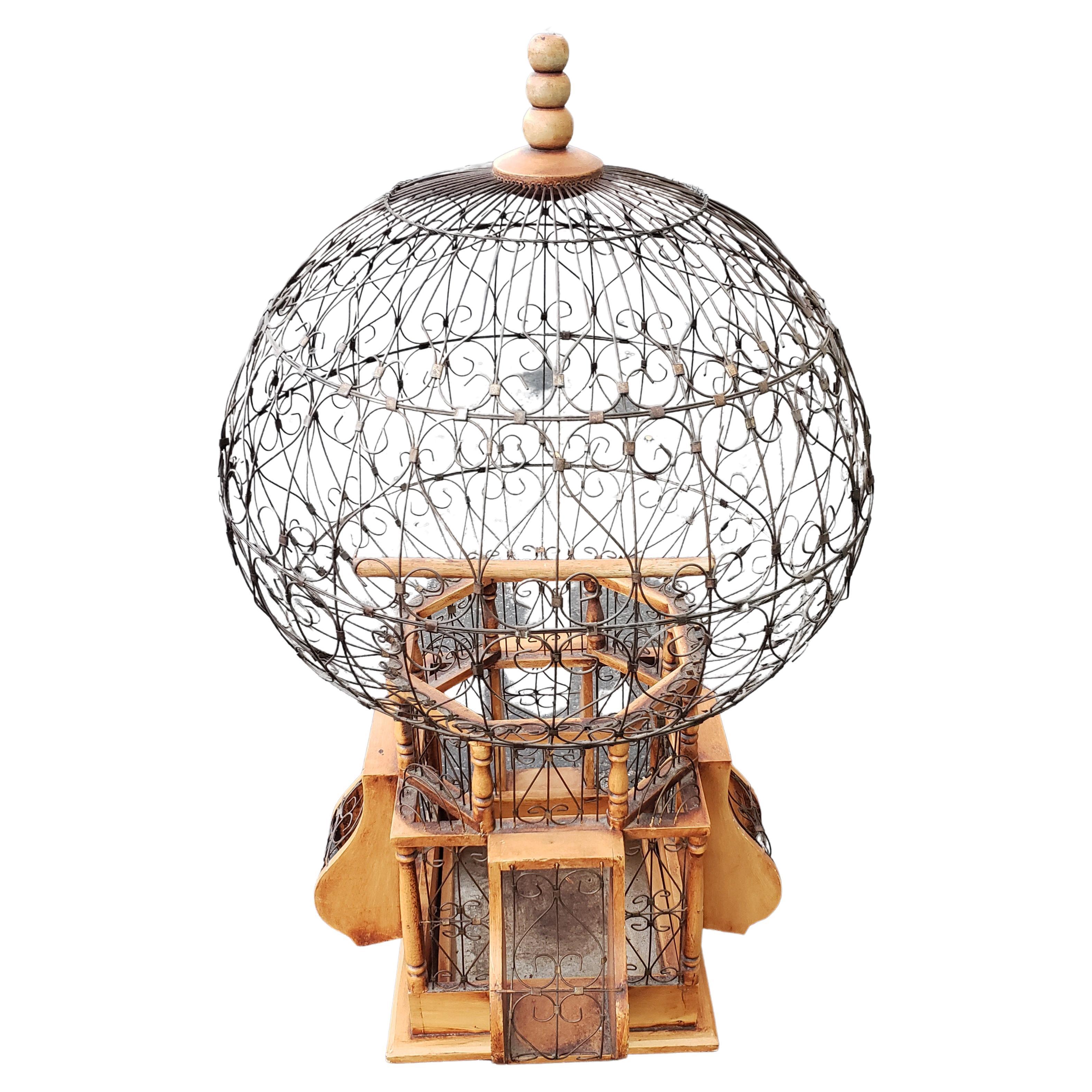 Cage à oiseaux Balloon de style victorien du 20e siècle en bois et fer en vente