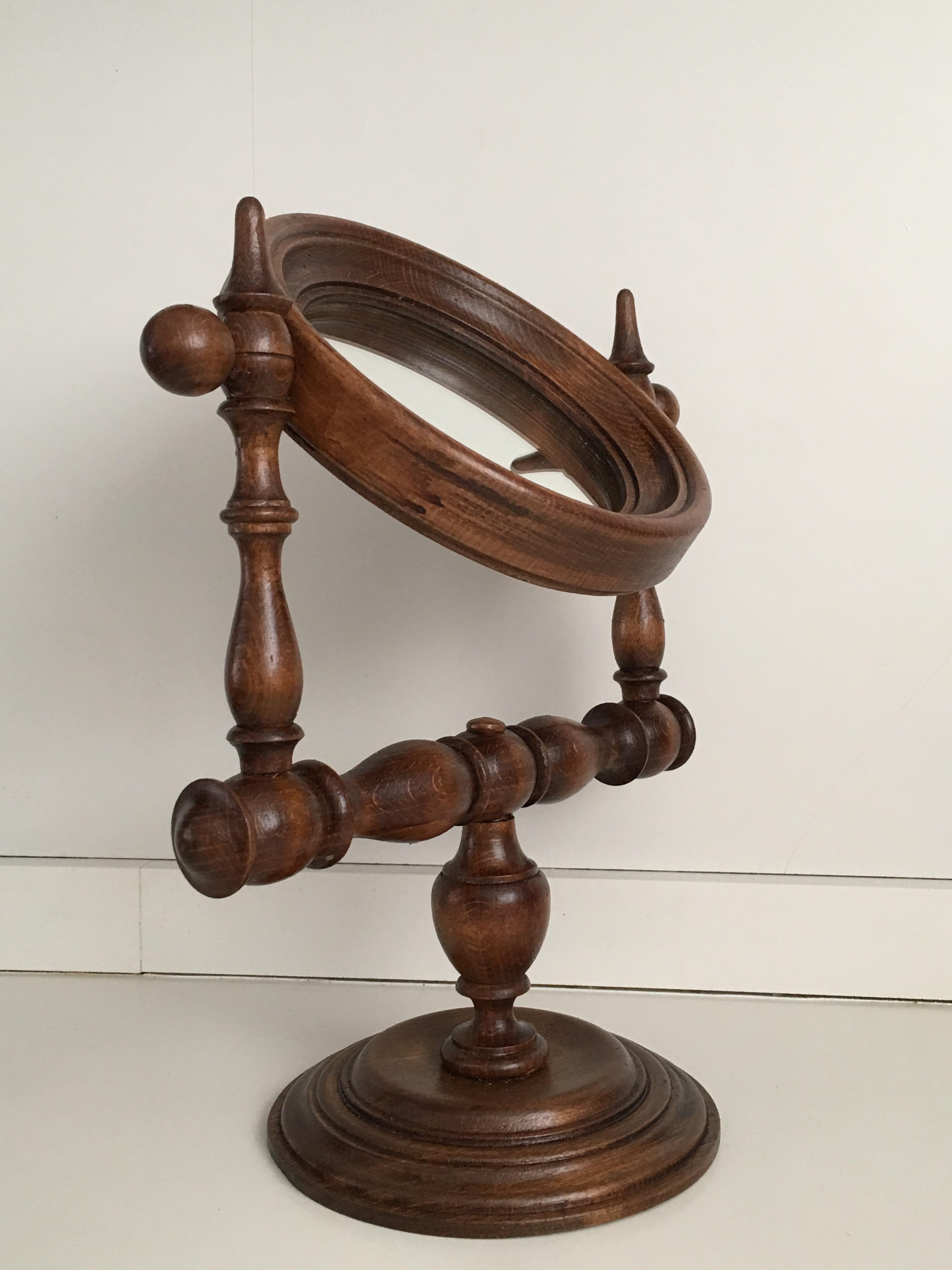 20th Century Victorian Walnut Dressing Table Mirrors, England In Excellent Condition In Miami, FL