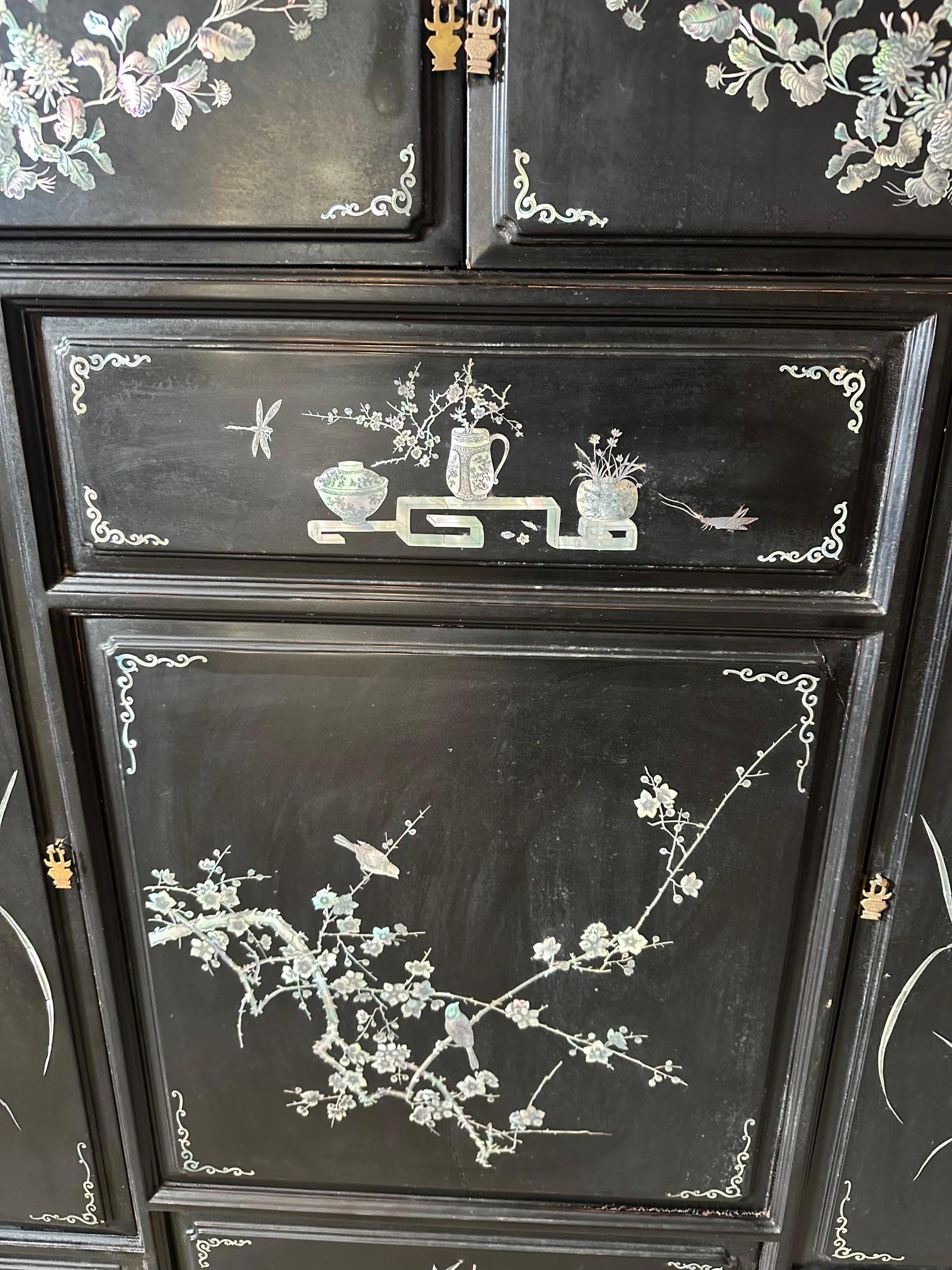 20th century Vietnamese Mother-of-pearl and Laquered Wood Cupboard, 1950s For Sale 7