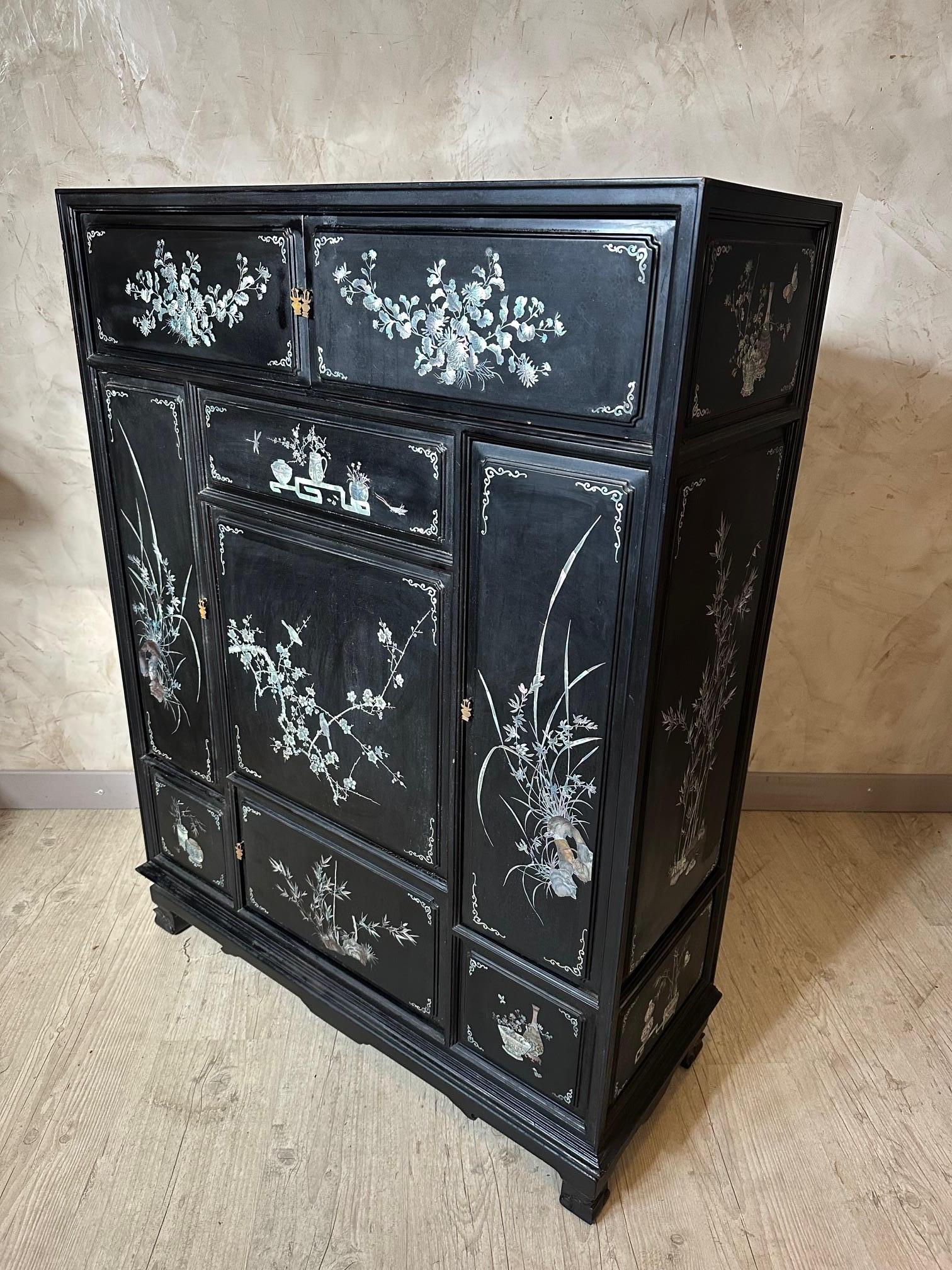 20th century Vietnamese Mother-of-pearl and Laquered Wood Cupboard, 1950s For Sale 8