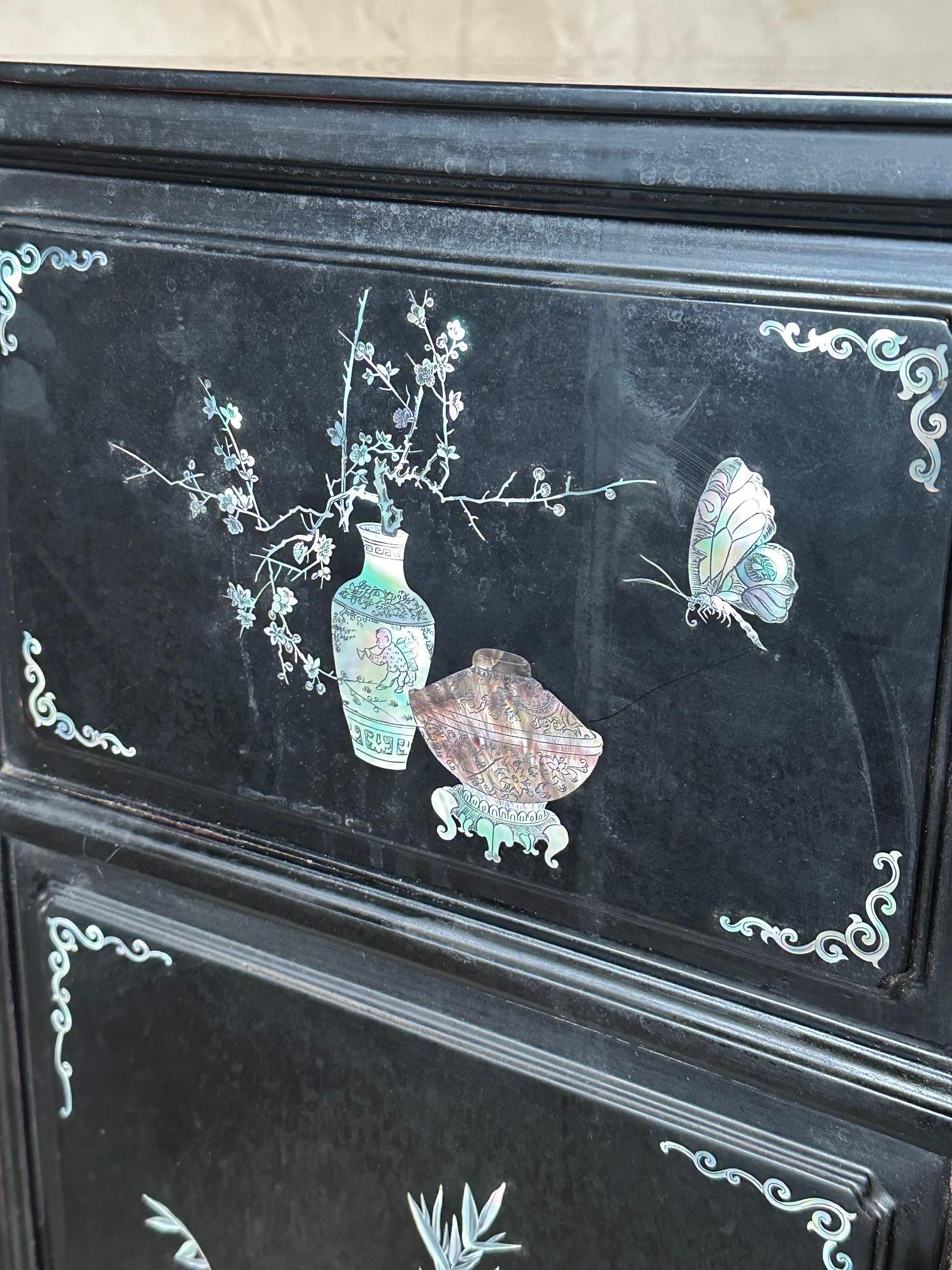 20th century Vietnamese Mother-of-pearl and Laquered Wood Cupboard, 1950s For Sale 3