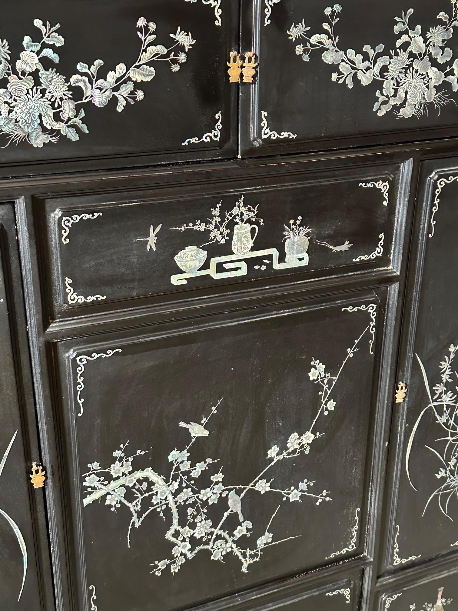 20th century Vietnamese Mother-of-pearl and Laquered Wood Cupboard, 1950s For Sale 4