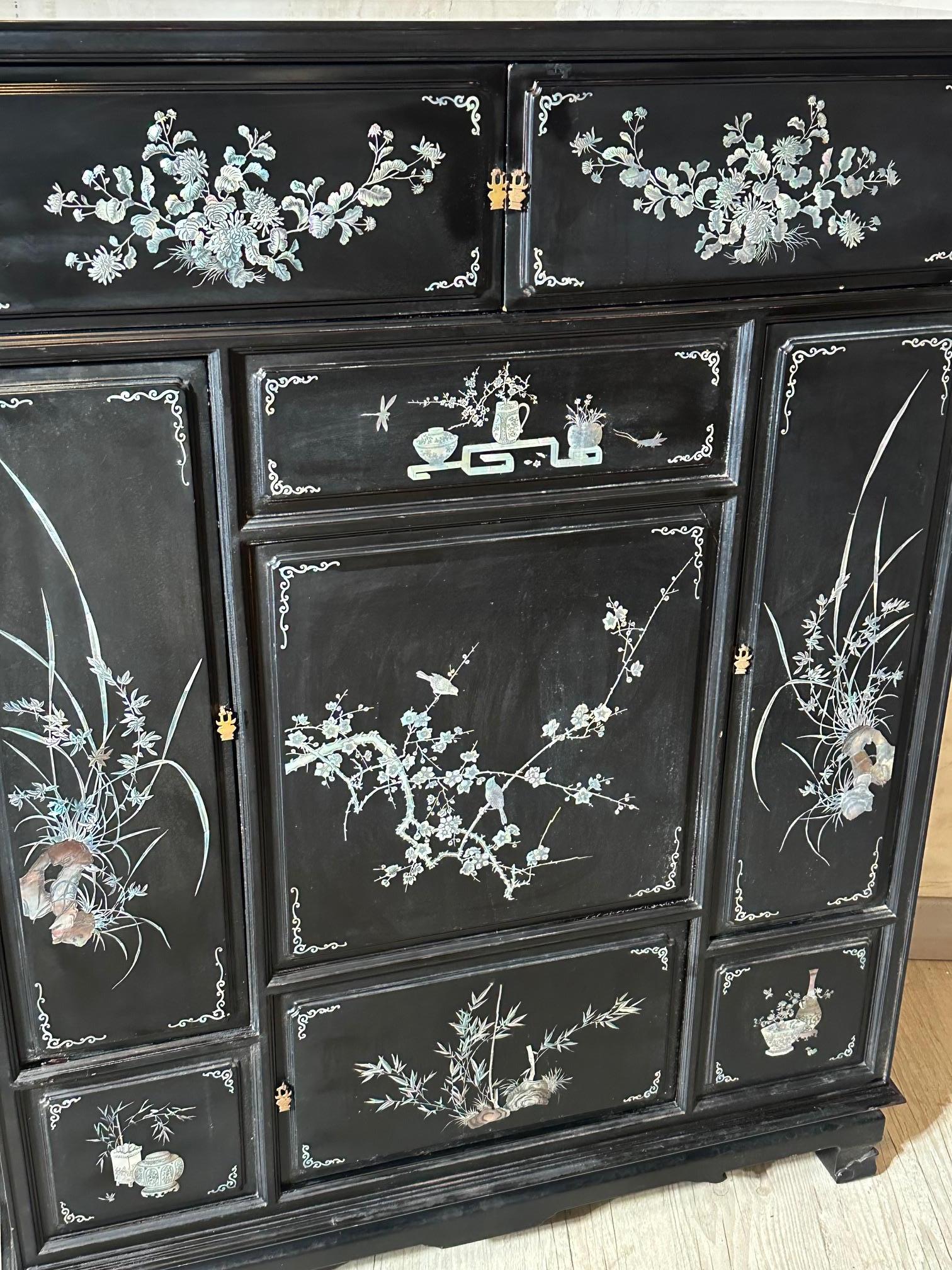 20th century Vietnamese Mother-of-pearl and Laquered Wood Cupboard, 1950s For Sale 5