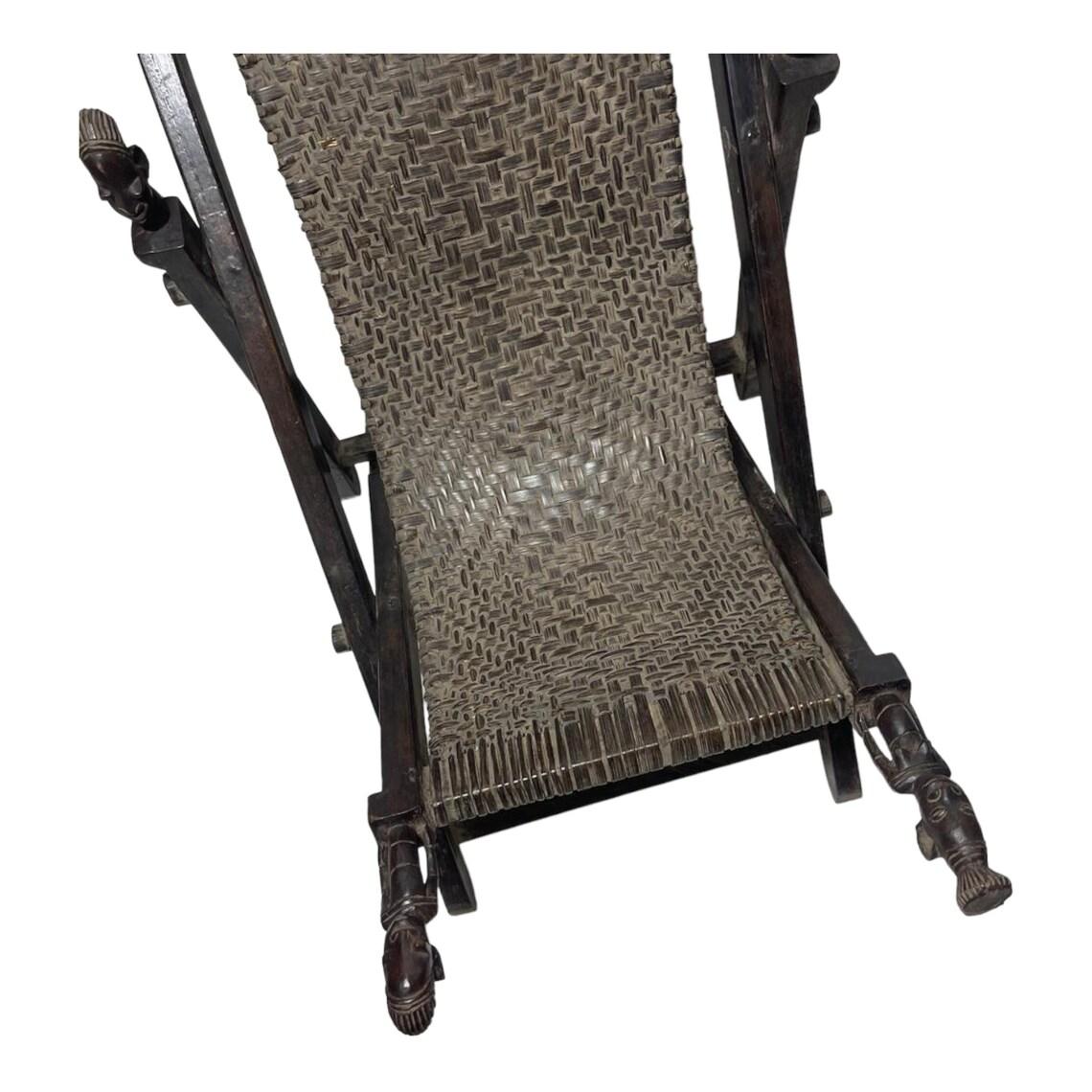 Hand-Carved 20th Century Vintage African Mangbetu Royal Chair For Sale