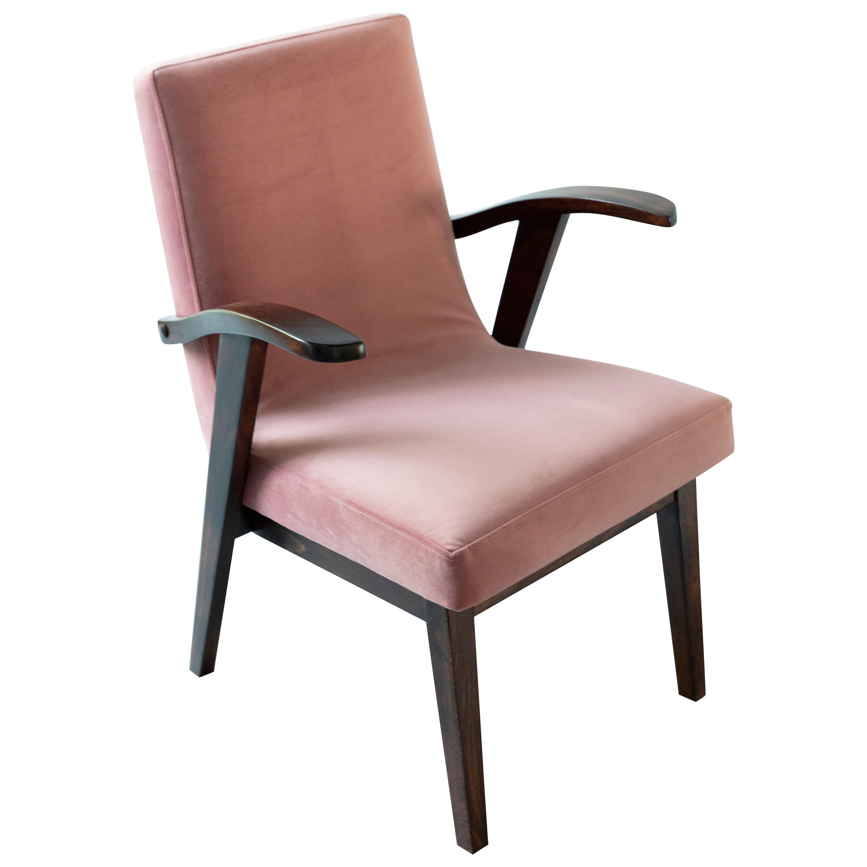 Poltrona vintage del XX secolo in velluto rosa polveroso di Mieczyslaw Puchala, anni '60