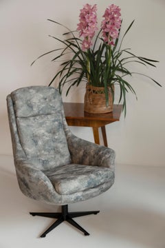 20th Century Vintage Beige Green Swivel Armchair, Europe, 1960s