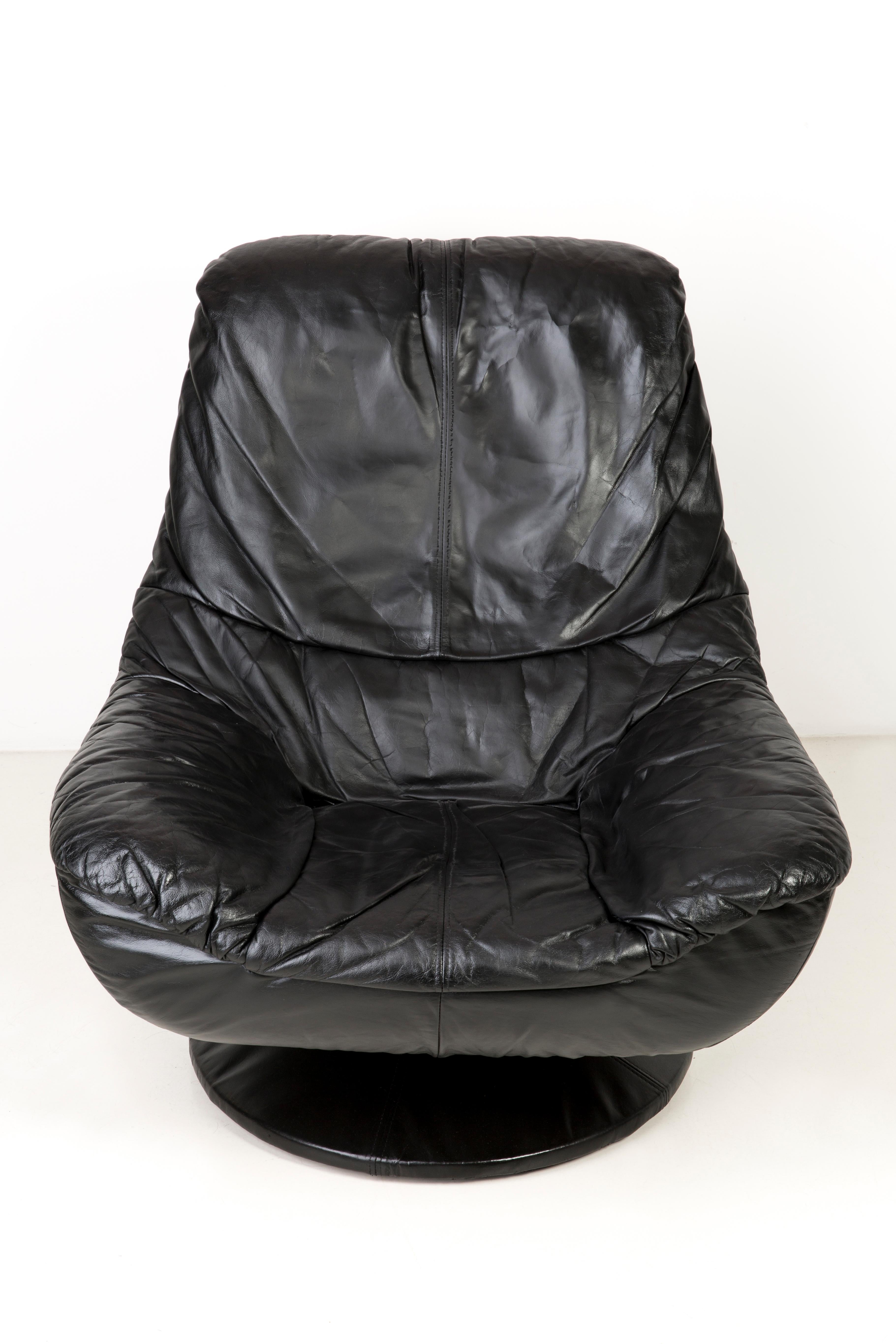 vintage black leather chair