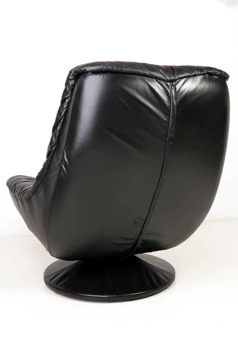 Metal 20th Century Vintage Black Soft Leather Swivel Armchair, Italy, 1960s For Sale