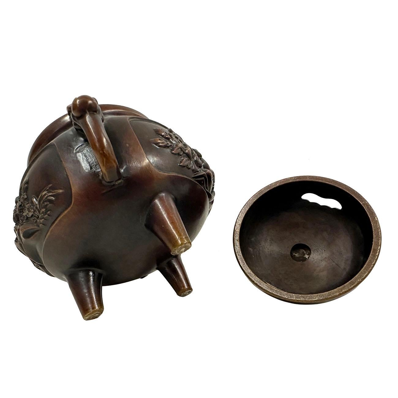 20th Century Vintage Chinese Bronze Incense Burner For Sale 5