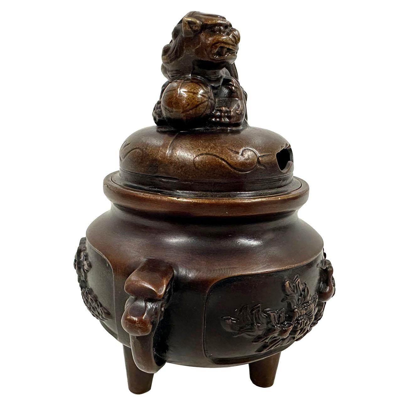 20th Century Vintage Chinese Bronze Incense Burner For Sale 1