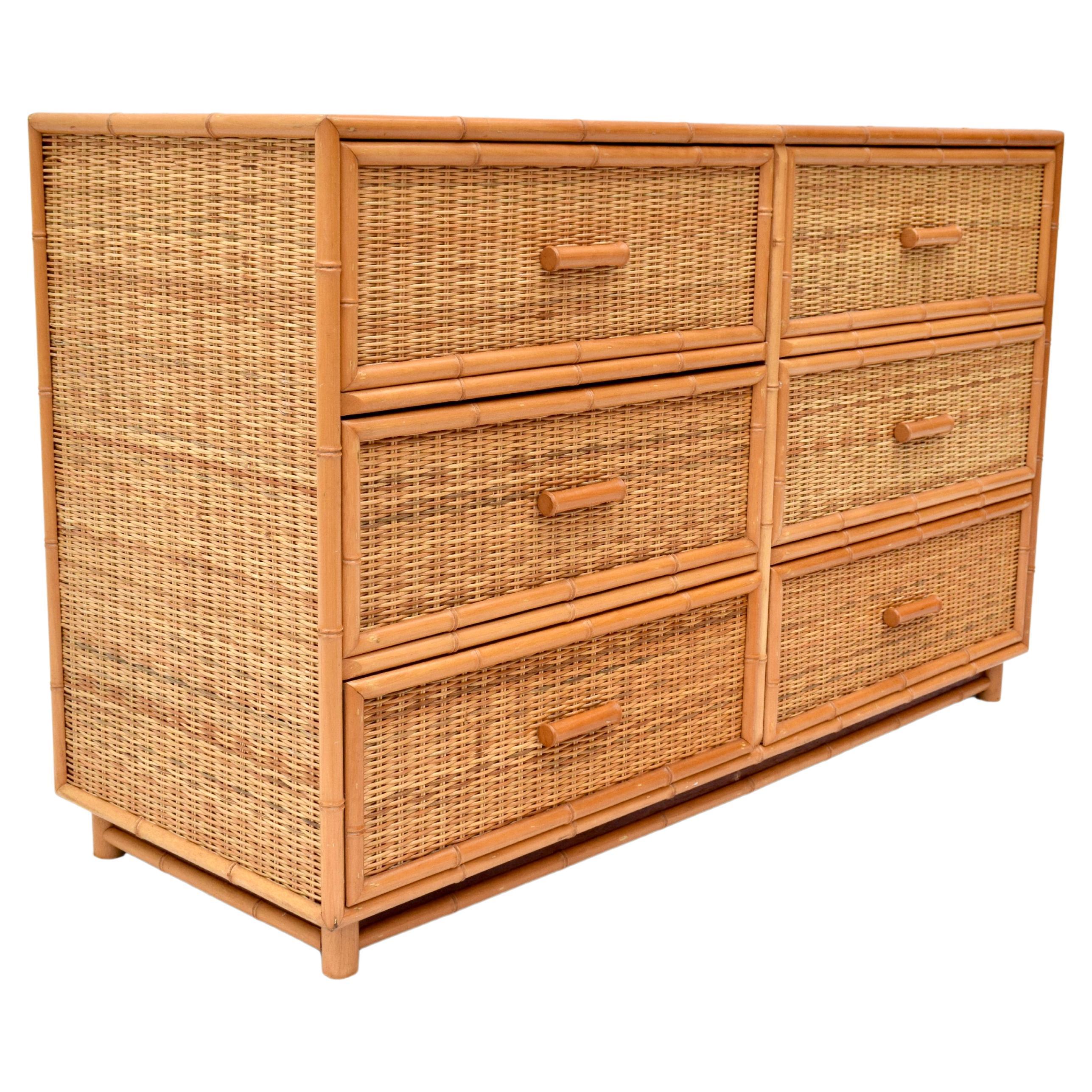 20ème siècle Vintage Coastal Woven Rattan Dresser