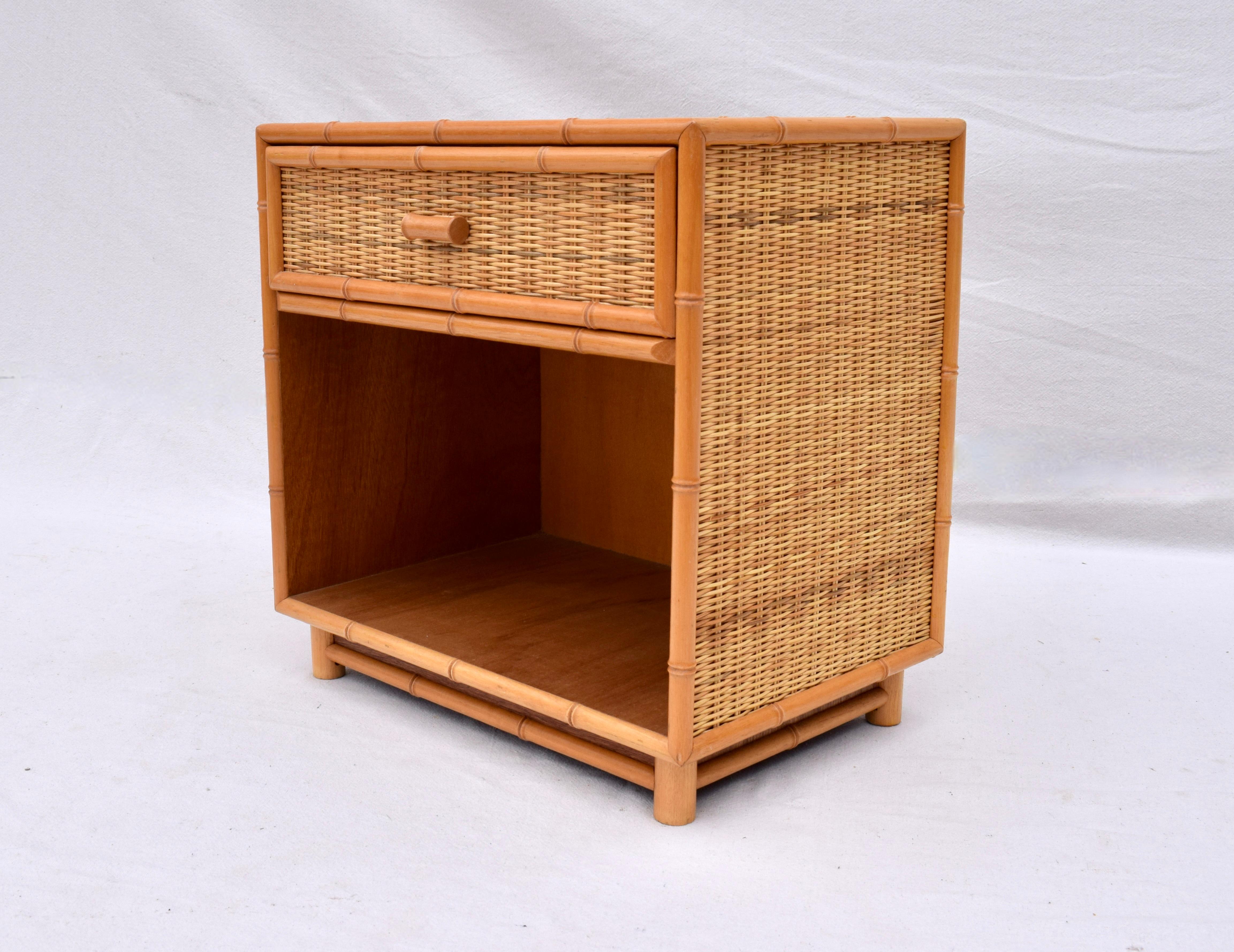 20th Century Vintage Coastal Woven Rattan Night Stand In Good Condition For Sale In Southampton, NJ