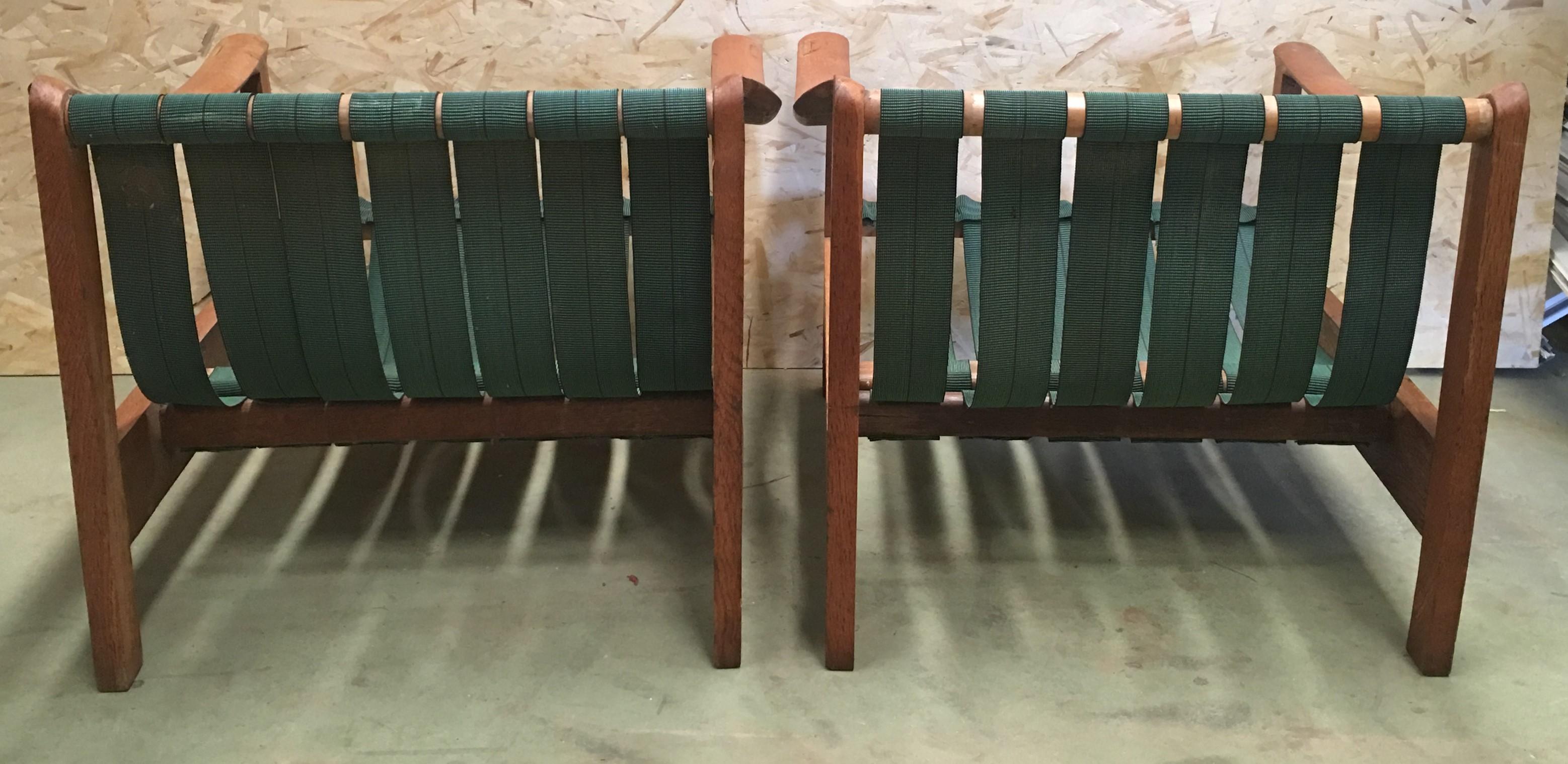 dänische Teakholzsessel aus dem 20. Jahrhundert mit Riemen und Kissen
Dies ist eine einzigartige dänische Sessel verfügt über einen stabilen Teakholzrahmen, Riemen zurück und Sitz, sehr bequemes Sitzen. Das Vintage-Teakholz-Finish, das stilvolle