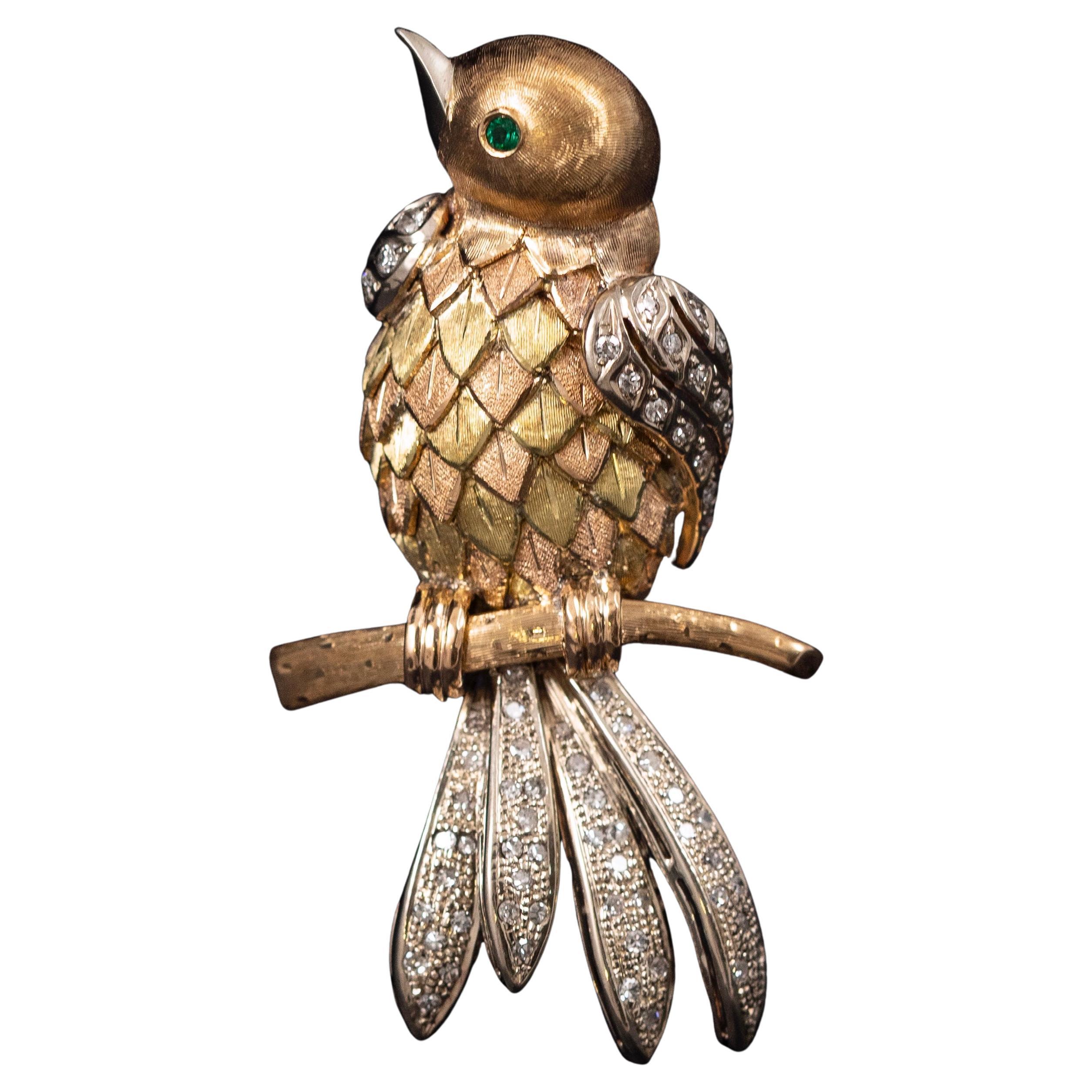 20th Century Vintage Diamond Emerald Bird 19.2kt Tricolor Gold Portuguese Brooch