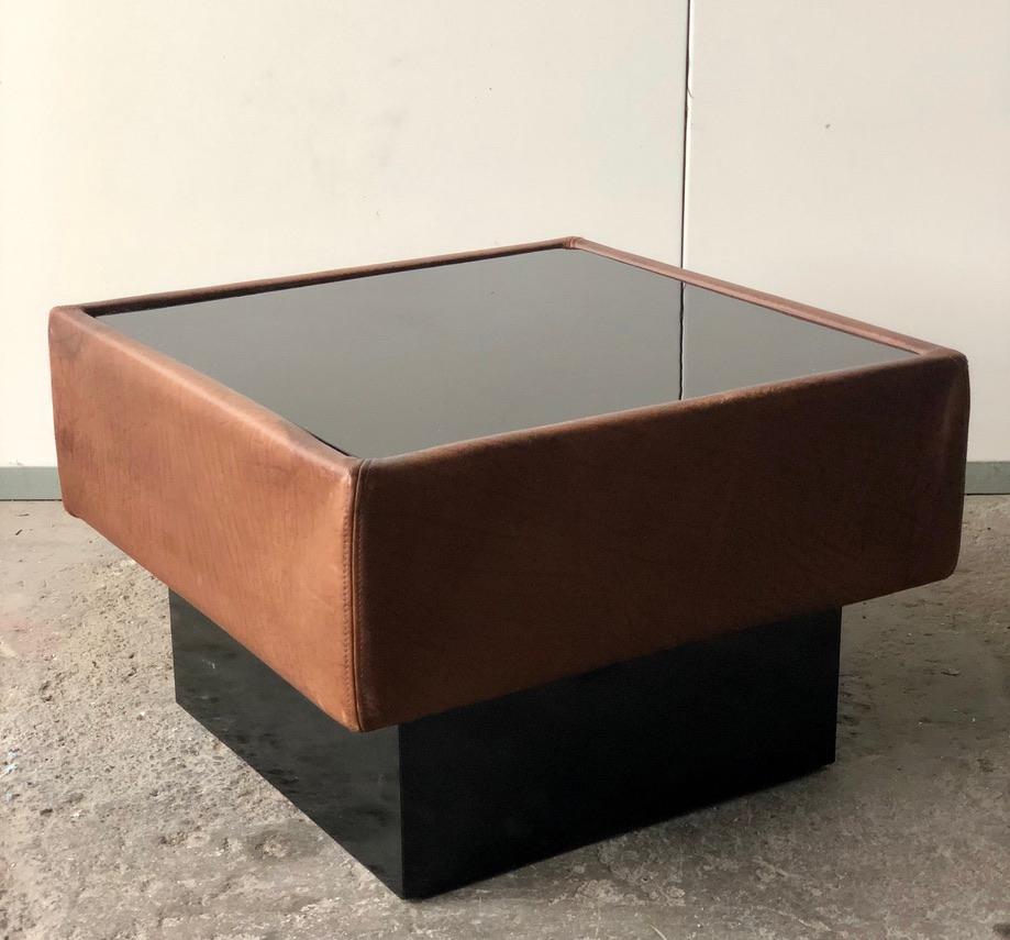 20th Century Vintage DS 1993 Coffee Table and Pouf by De Sede 1970 In Good Condition For Sale In Saint Rémy de Provence, FR