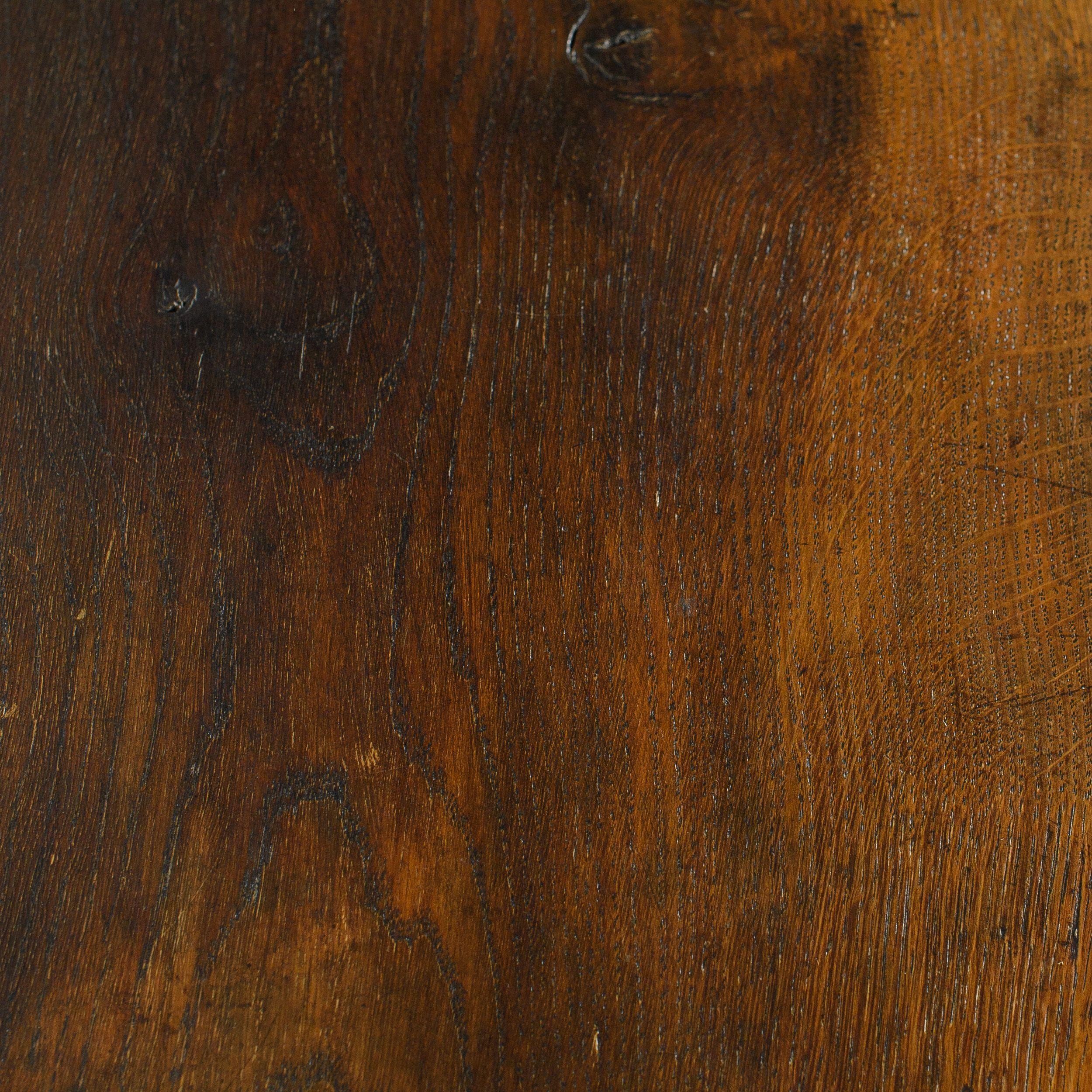 20ième siècle Table de salle à manger française du 20ème siècle en bois cintré avec feuilles en vente