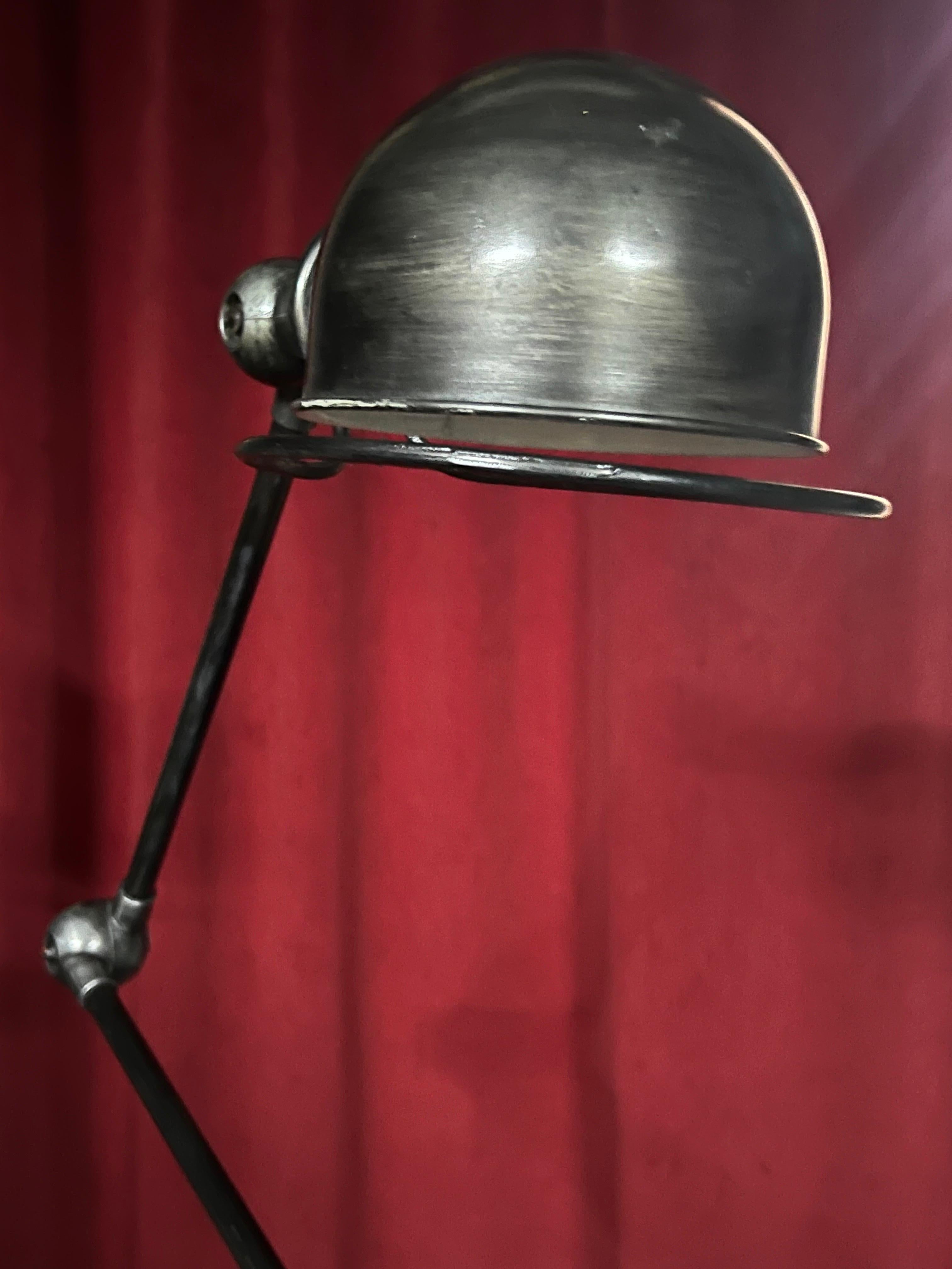 Lámpara de pie plegable de metal francesa del siglo XX de estilo Jieldé Francés en venta
