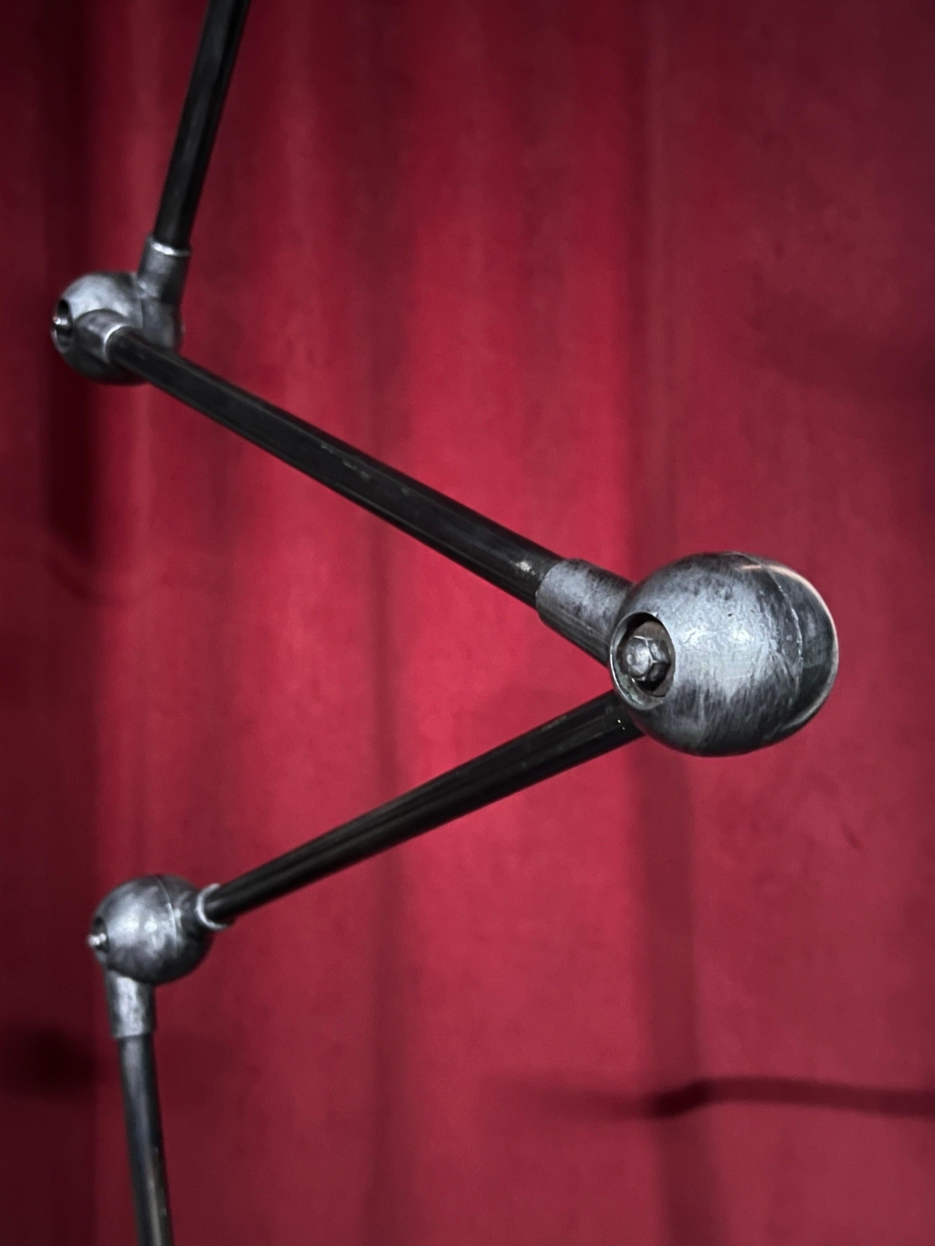 Lámpara de pie plegable de metal francesa del siglo XX de estilo Jieldé en Bueno estado para la venta en Sofia, BG