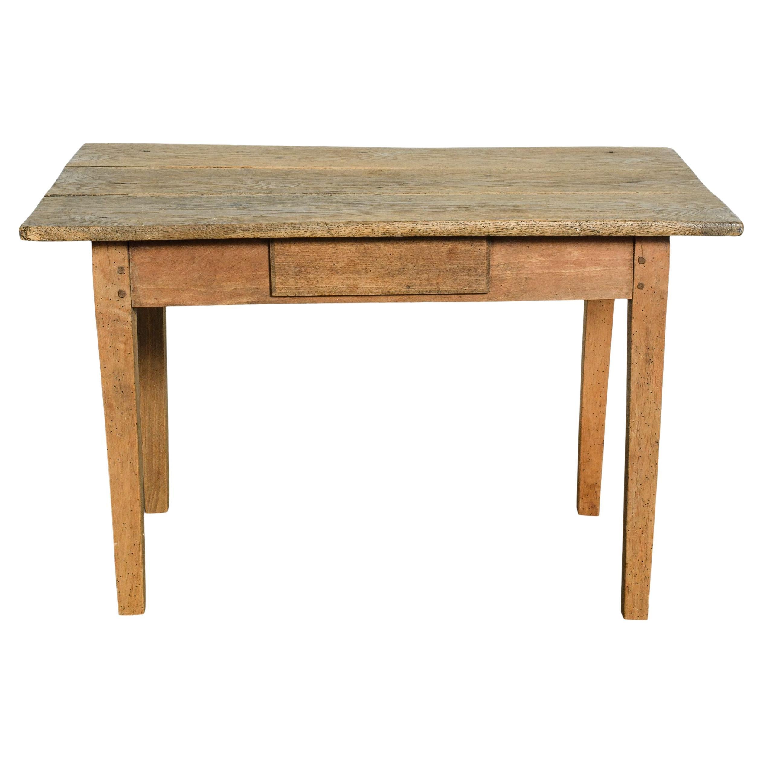 20ème siècle Vintage Français Petit Wood Table