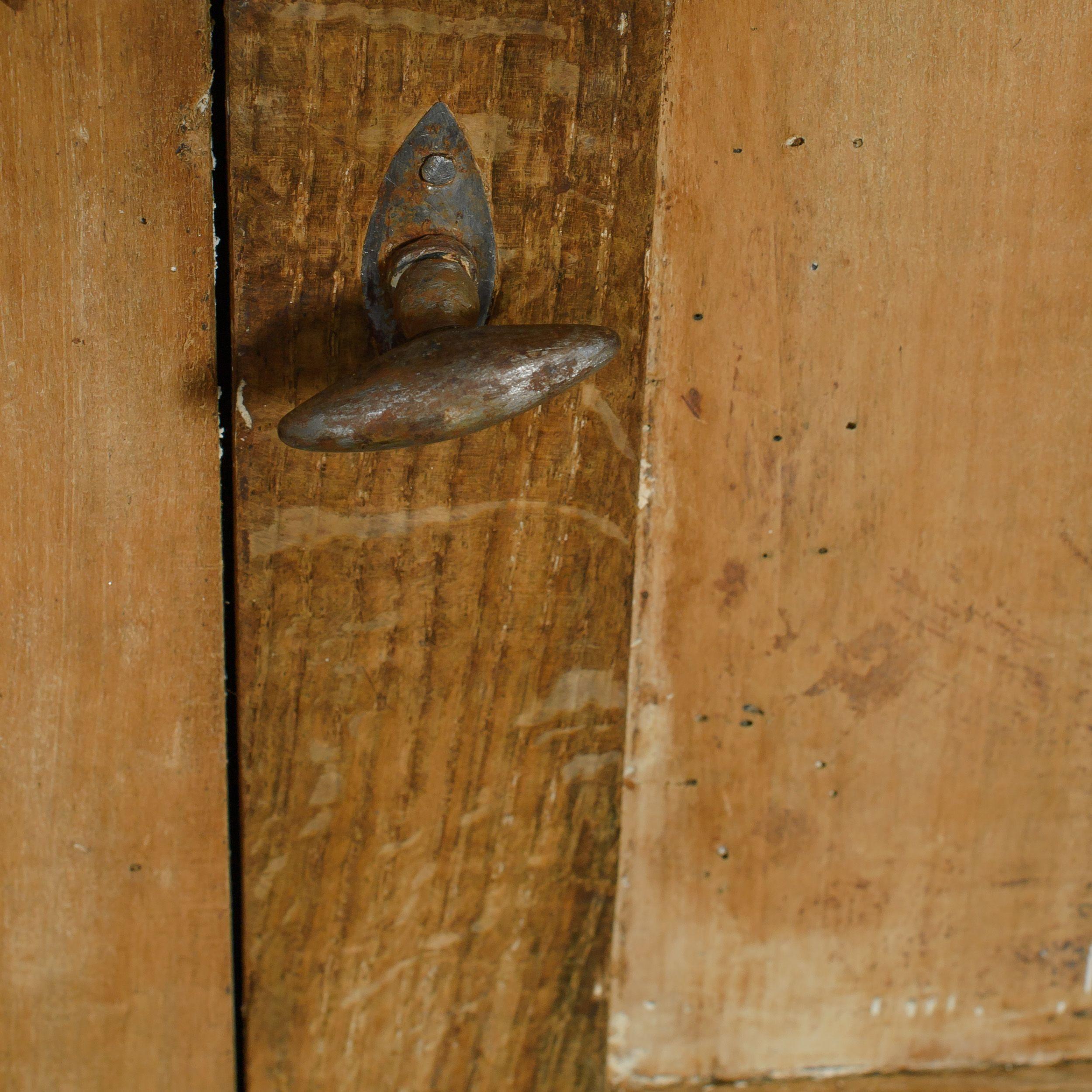 Siglo XX Armario Petite Francés de Madera siglo XX en venta