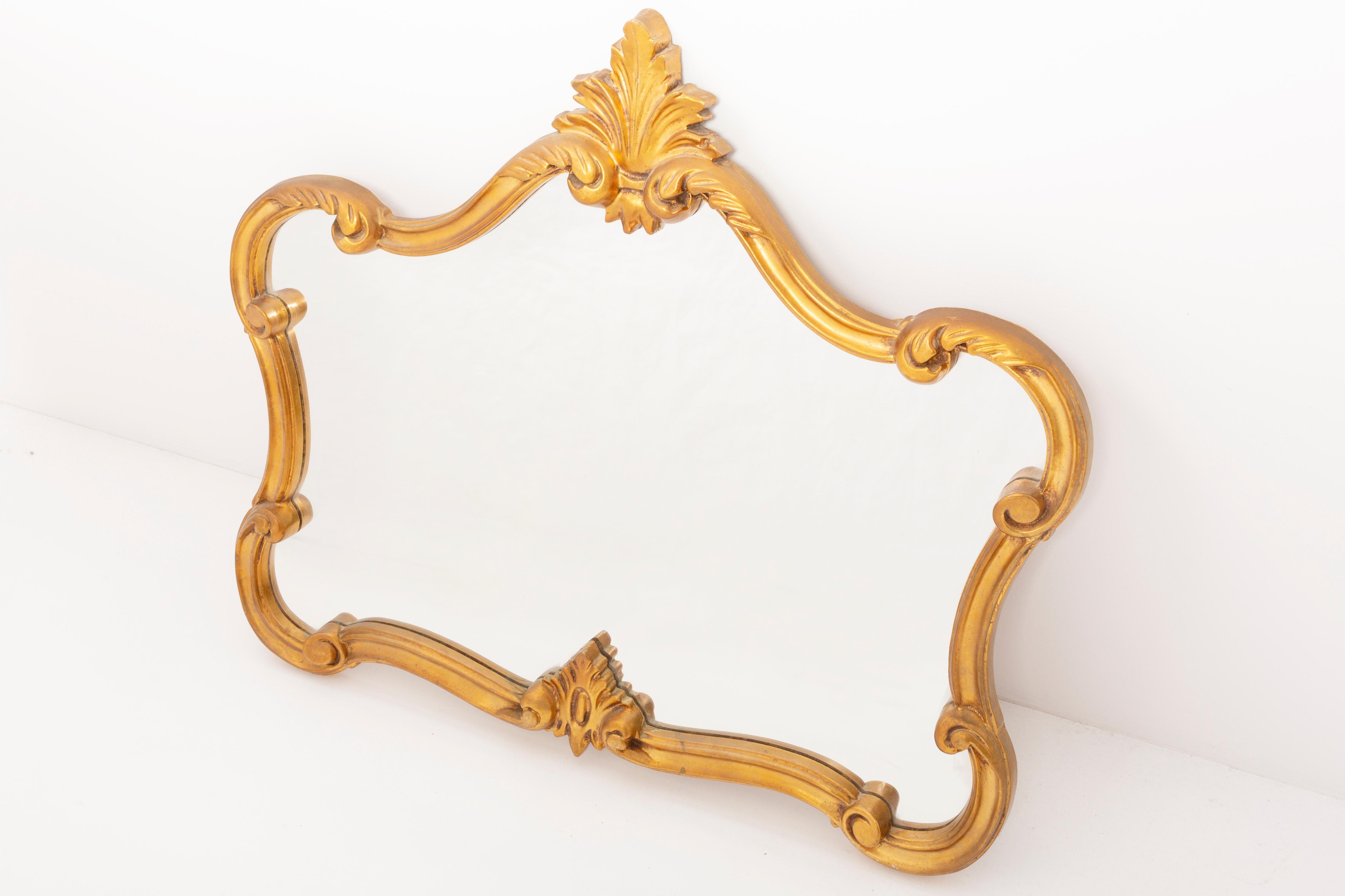 20th-Century Vintage Gold Frame Wood Bed Mirror with Flowers, Italy, 1960s In Good Condition For Sale In 05-080 Hornowek, PL