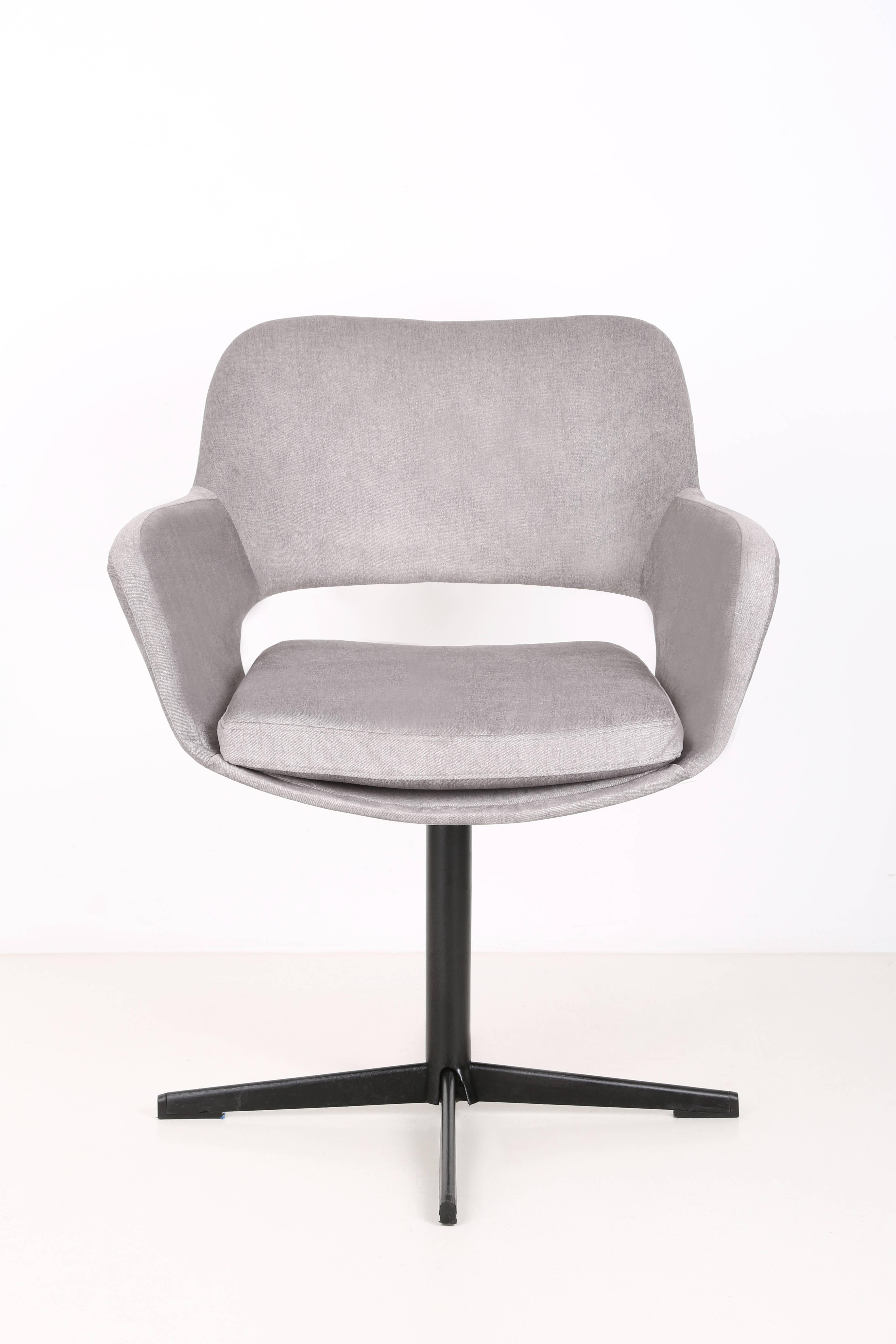 Swivel armchair from the 1970s, produced in the Silesian furniture factory in Swiebodzin - at the moment they are unique. Due to their dimensions, they perfectly blend in even in small apartments providing comfort and beautiful decoration. We can