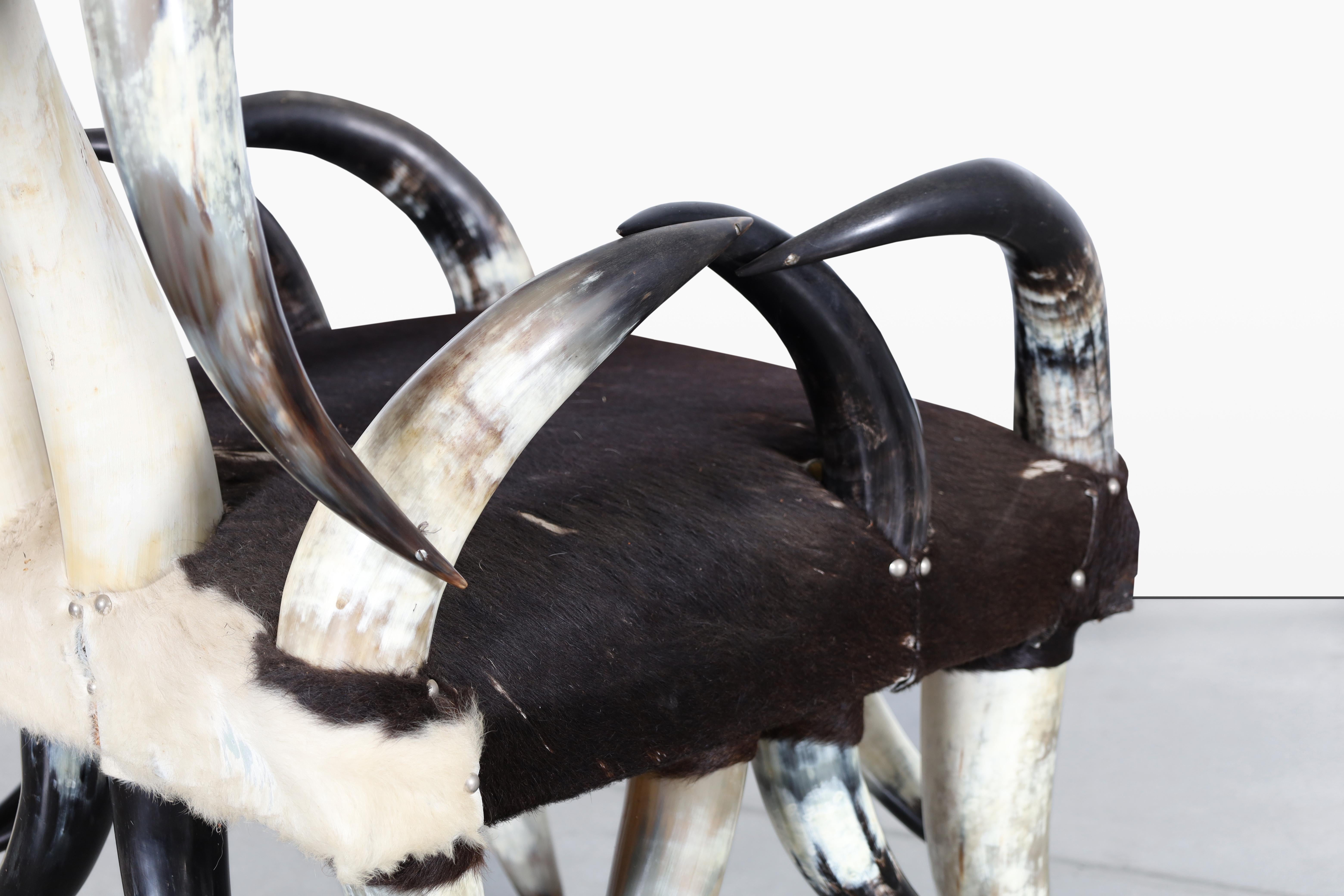 20. Jahrhundert Vintage Horn Stuhl und Ottomane im Angebot 8