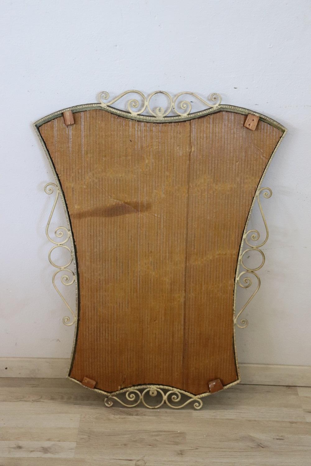 20th Century Vintage Italian Gilded Iron Wall Mirror For Sale 5