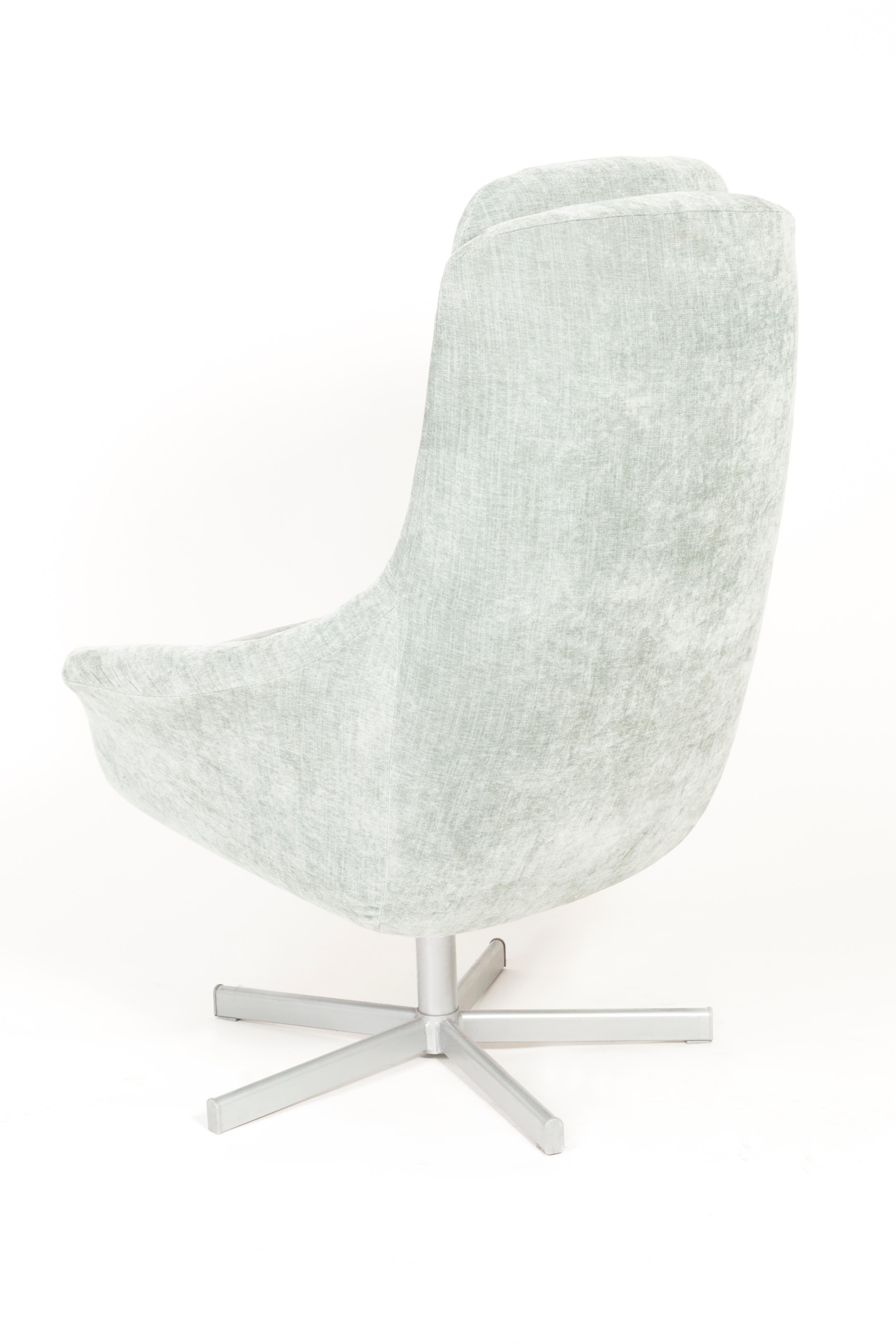 Hellgrüner drehbarer Sessel des 20. Jahrhunderts, 1960er Jahre im Angebot 2