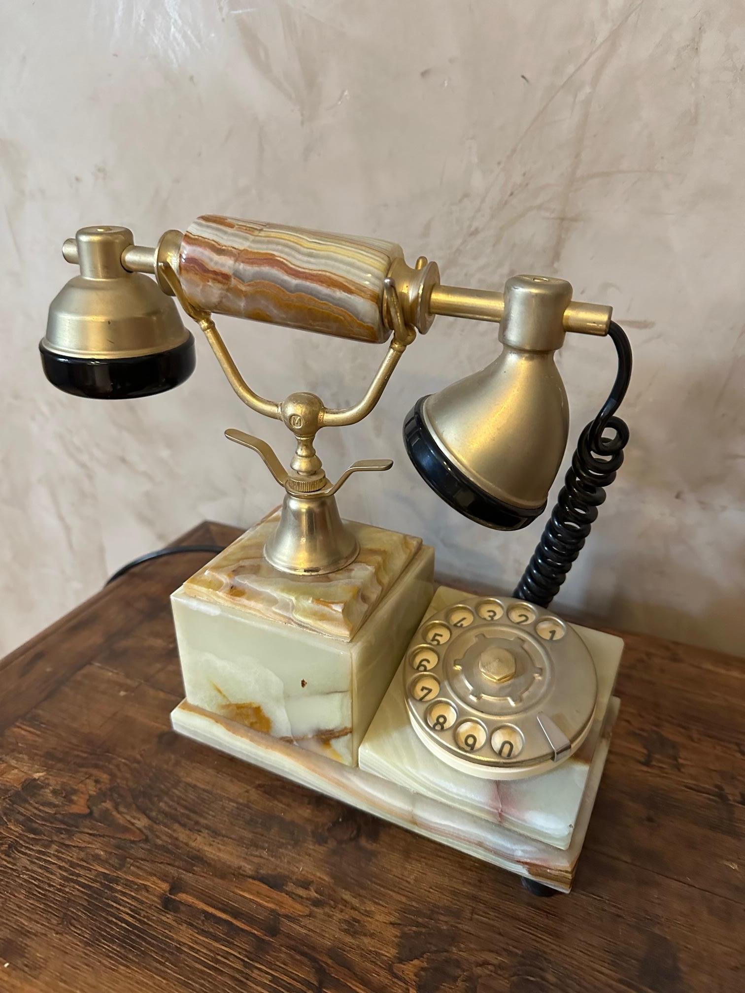 Vintage- Telefon aus Marmor und Messing des 20. Jahrhunderts aus Italien, 1960er Jahre im Zustand „Gut“ im Angebot in LEGNY, FR