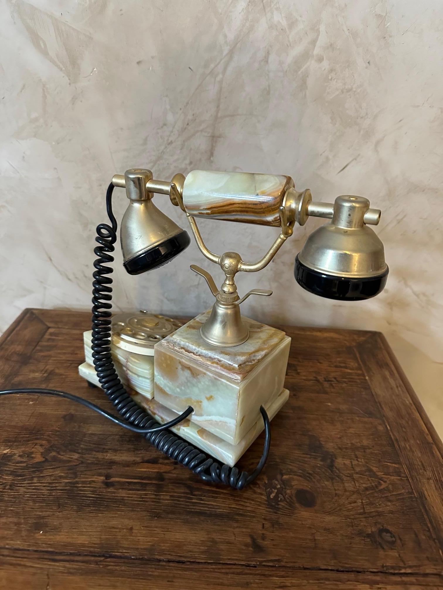 Vintage- Telefon aus Marmor und Messing des 20. Jahrhunderts aus Italien, 1960er Jahre im Zustand „Gut“ im Angebot in LEGNY, FR