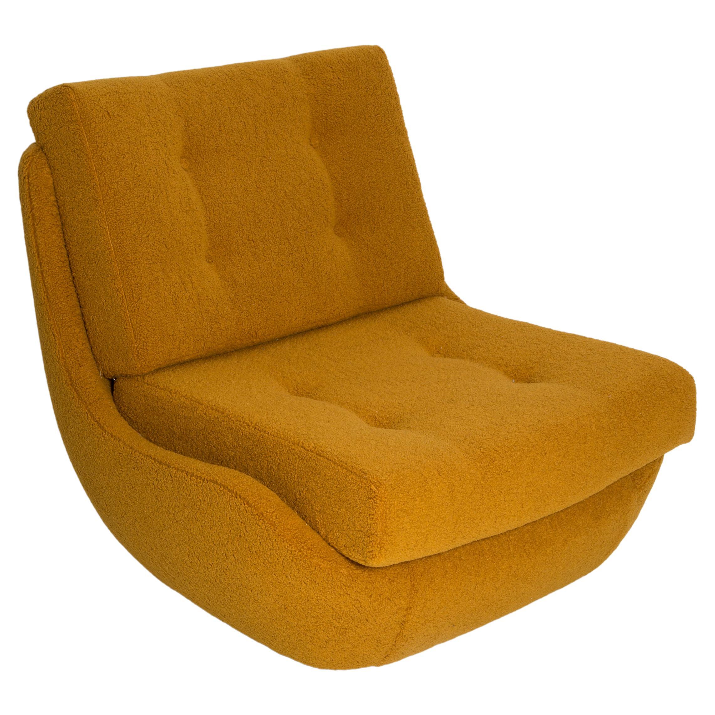 Grand fauteuil Atlantis jaune ocre bouclé vintage du 20ème siècle, Europe, années 1960