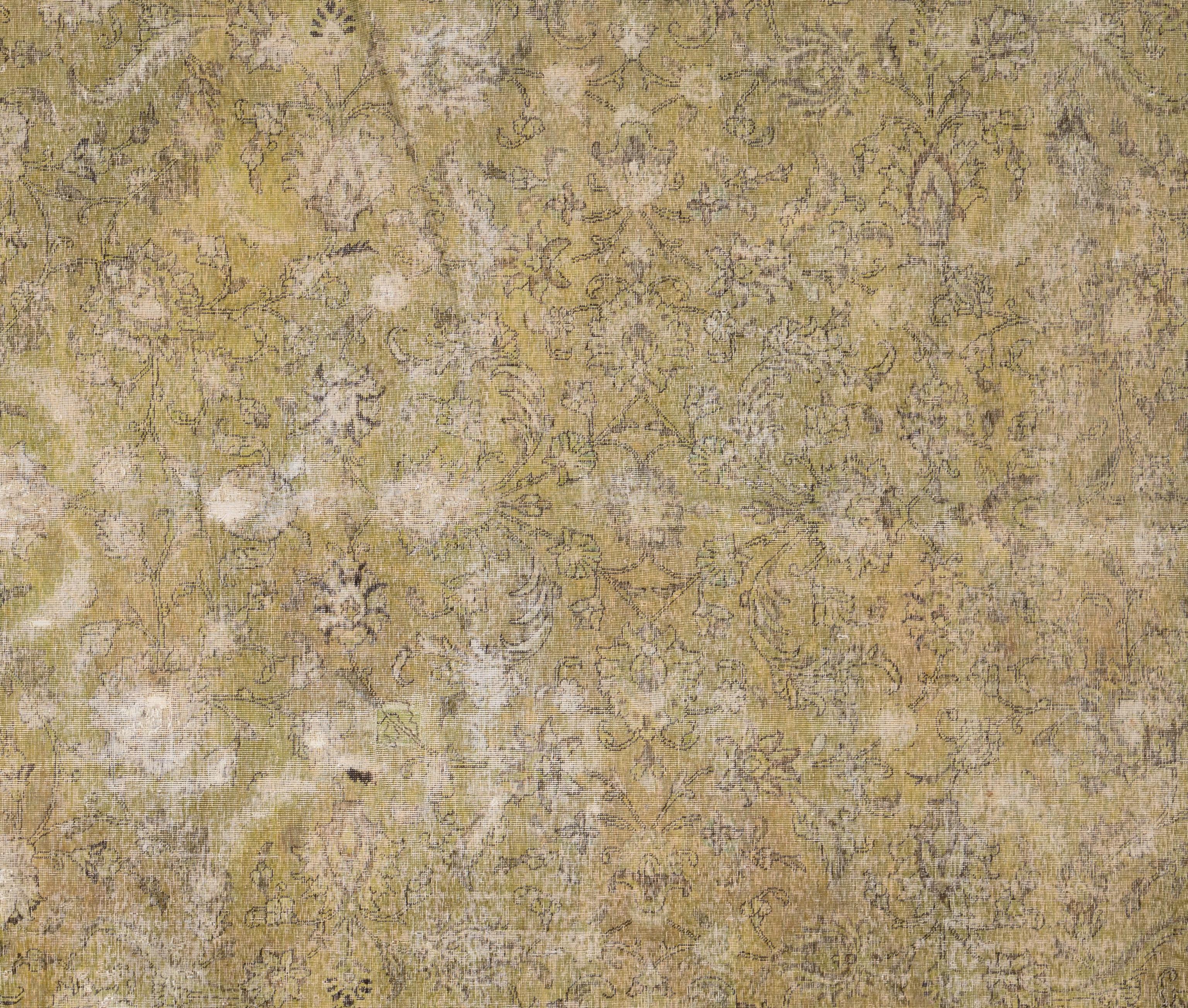 This exquisite Vintage Oushak rug is a true work of art skillfully handwoven by experienced artisans using traditional methods. Adorned with intricate patterns and a color scheme crafted from natural vegetable dyes, this rug, is a striking focal