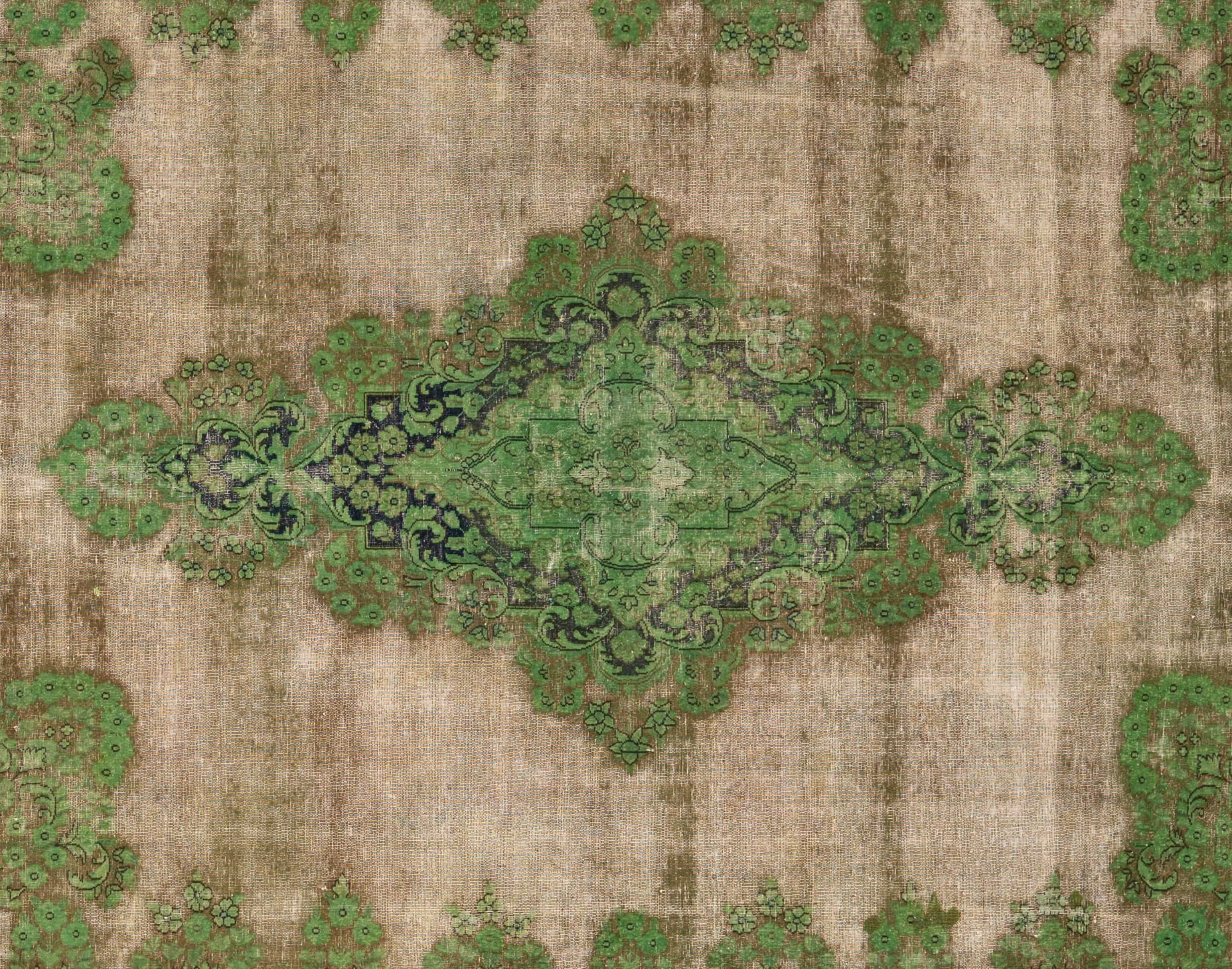 This exquisite Vintage Oushak rug is a true work of art skillfully handwoven by experienced artisans using traditional methods. Adorned with intricate patterns and a color scheme crafted from natural vegetable dyes, this rug, is a striking focal